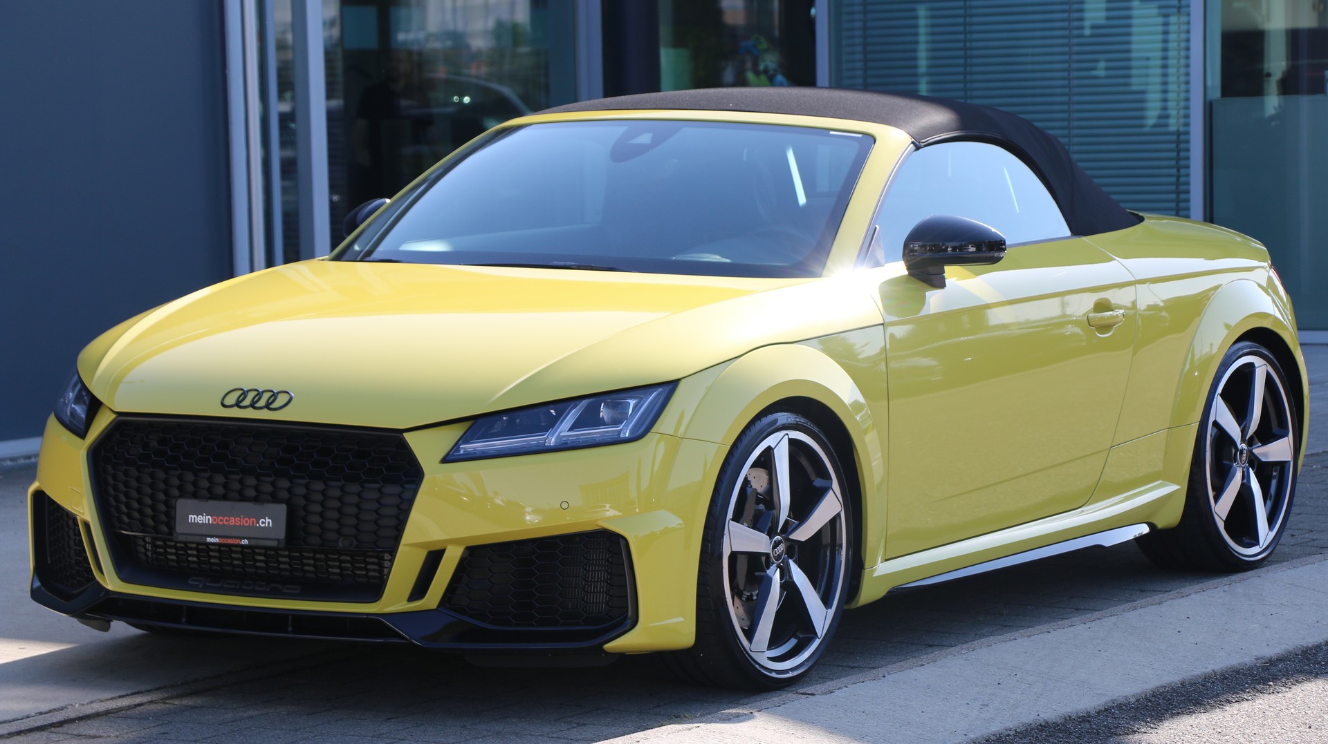 AUDI TT RS Roadster-image-2