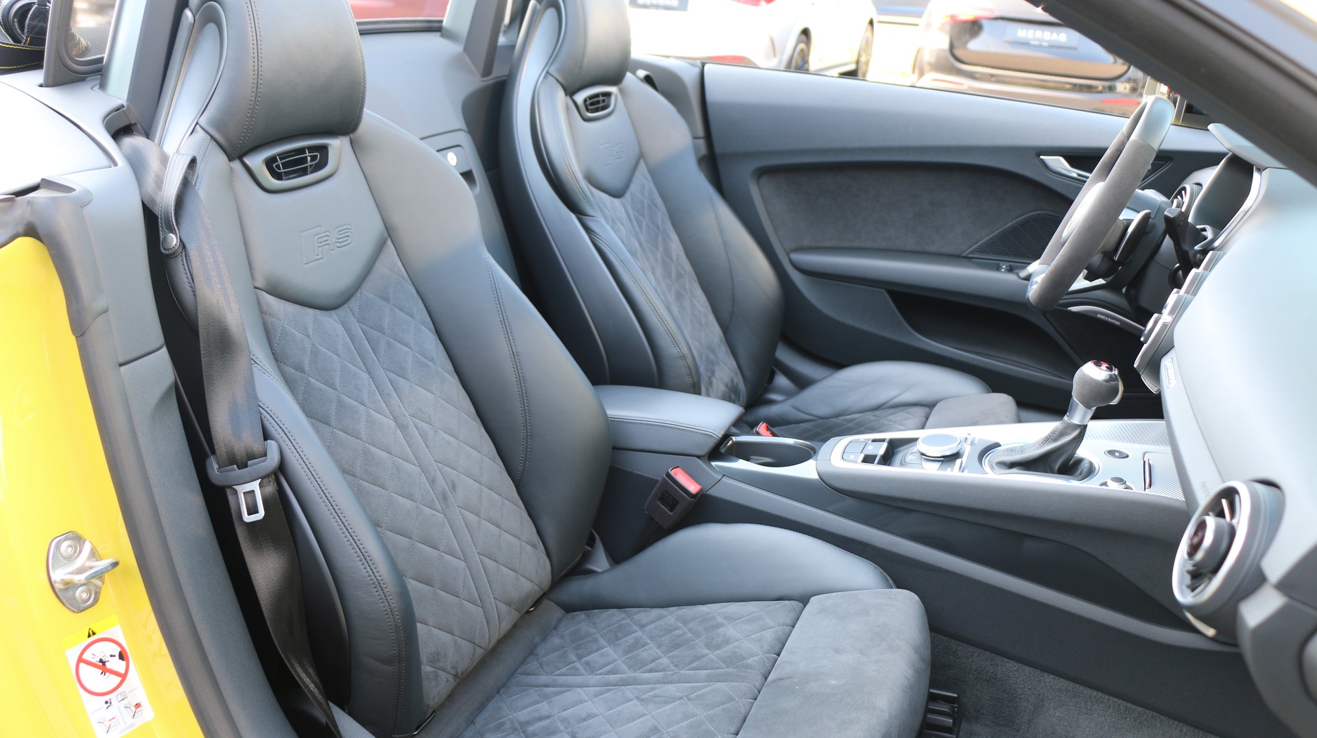 AUDI TT RS Roadster-image-18