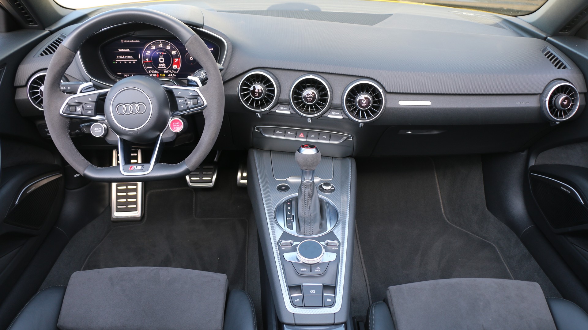AUDI TT RS Roadster-image-23