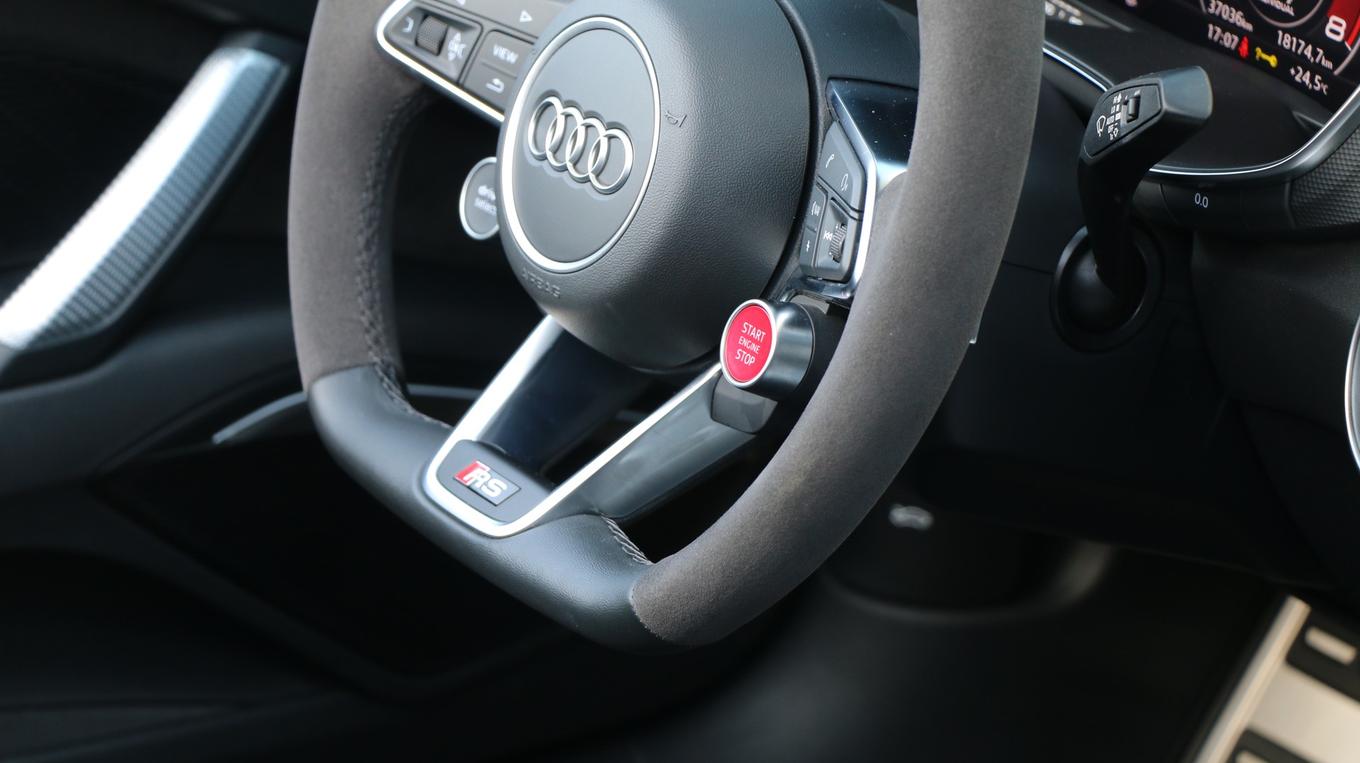 AUDI TT RS Roadster-image-16