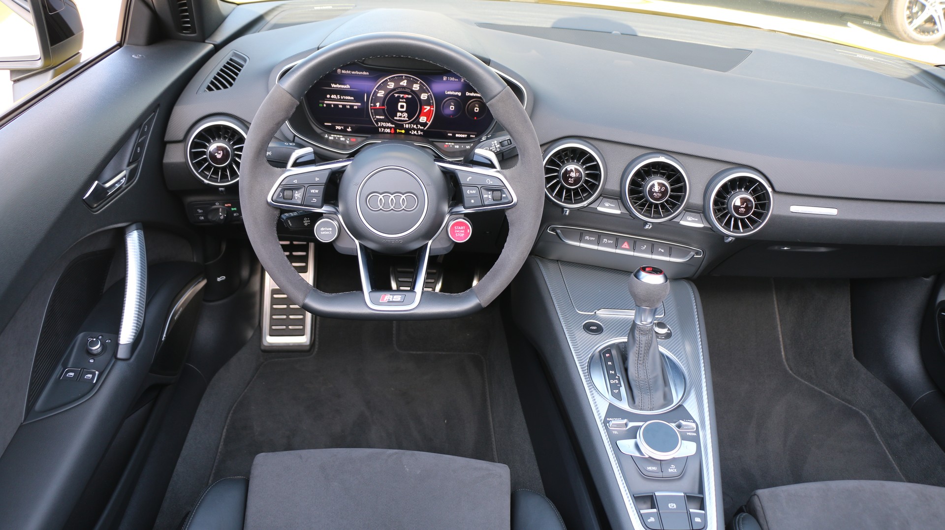 AUDI TT RS Roadster-image-24