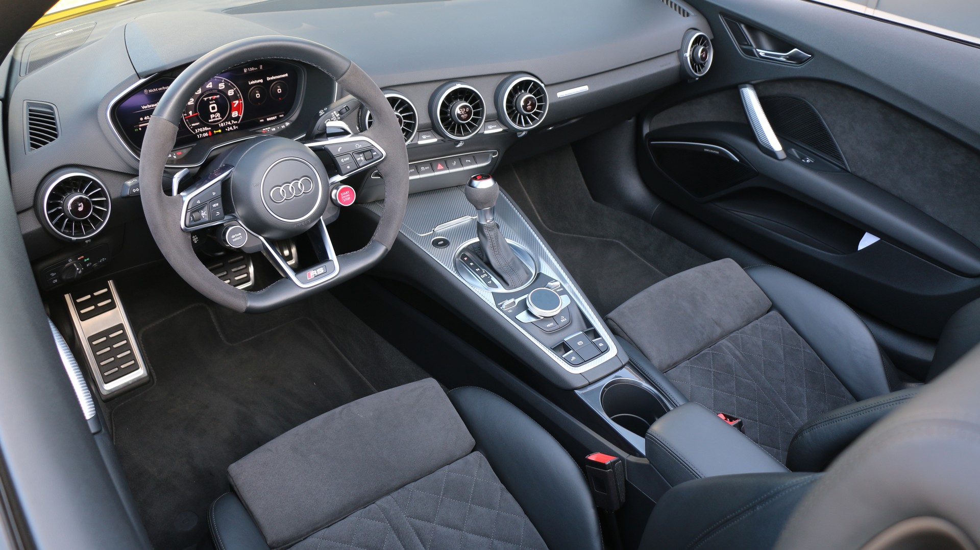 AUDI TT RS Roadster-image-25