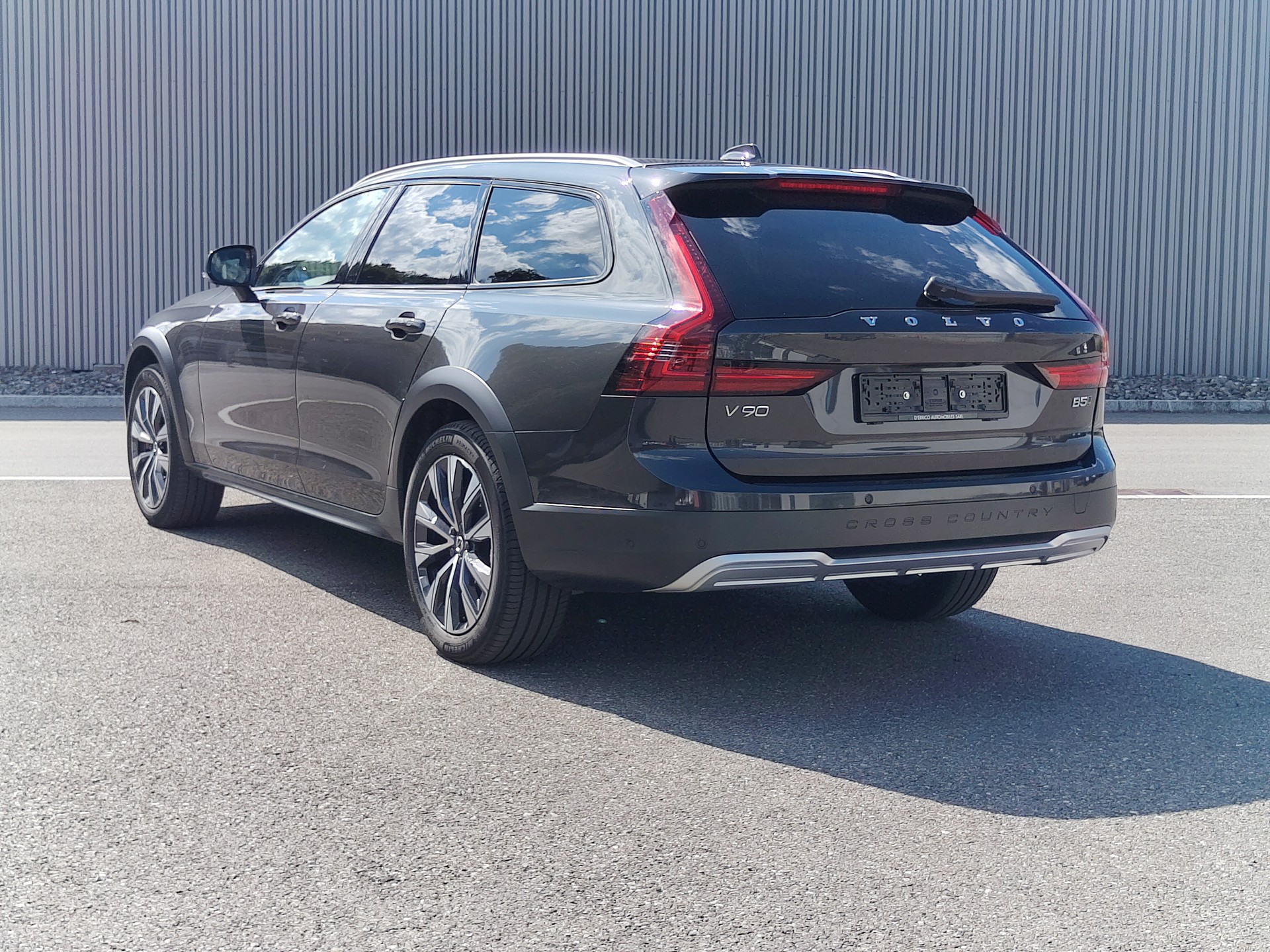 VOLVO V90 Cross Country B5 Benzin MHD Plus AWD Geartronic-image-2