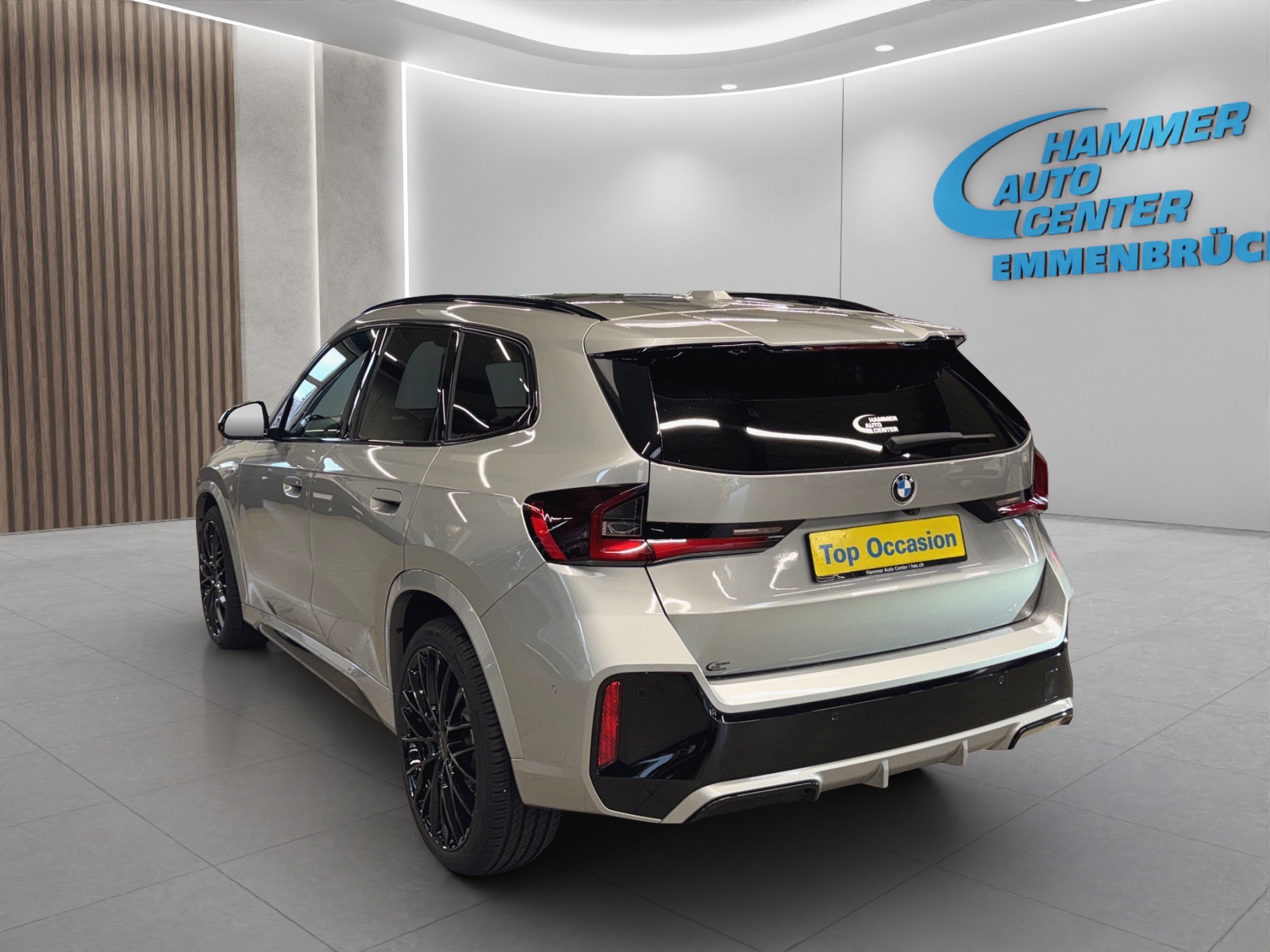 BMW X1 U11 18i sDrive paddles-image-2
