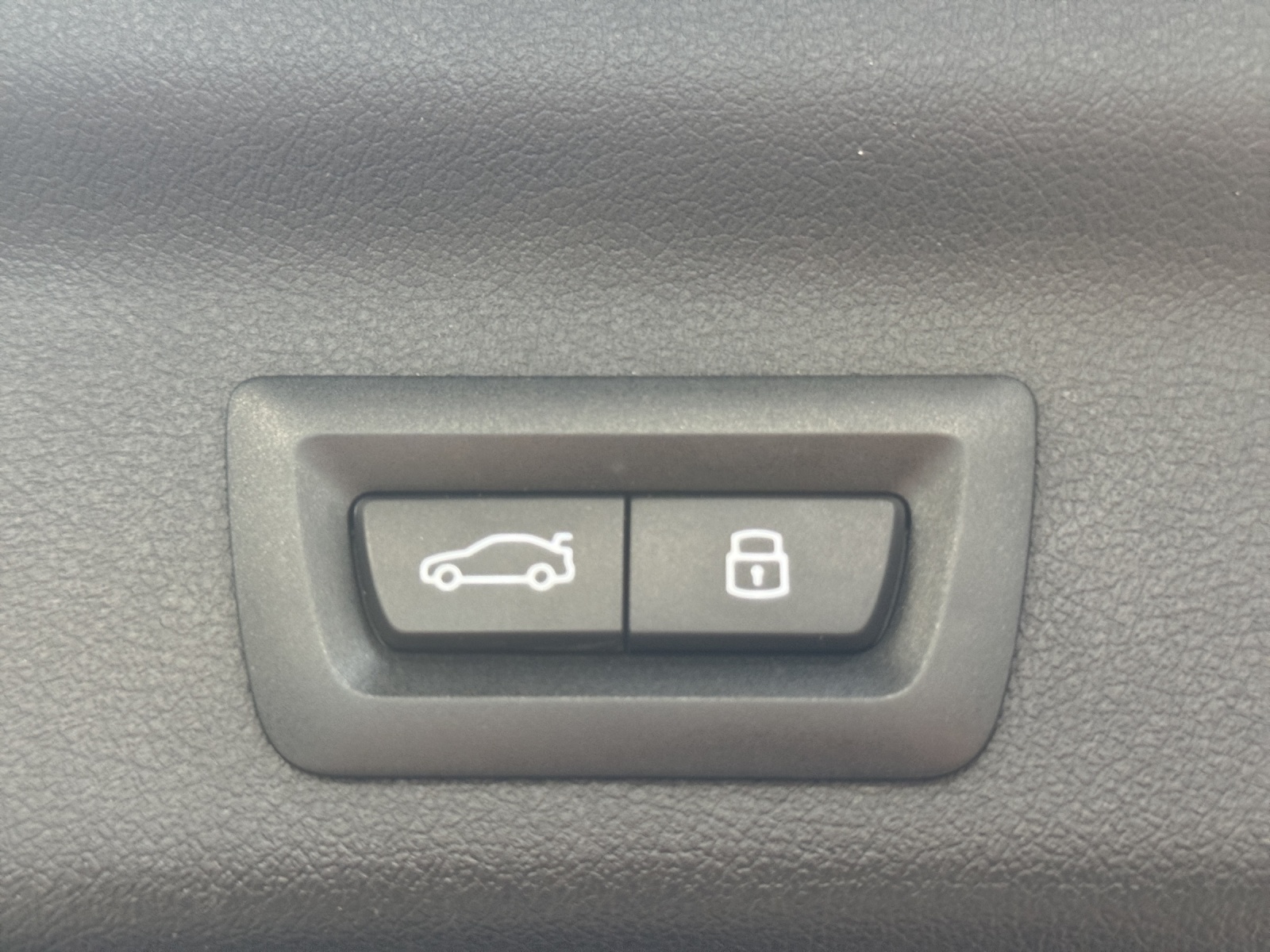 BMW X1 U11 18i sDrive paddles-image-15