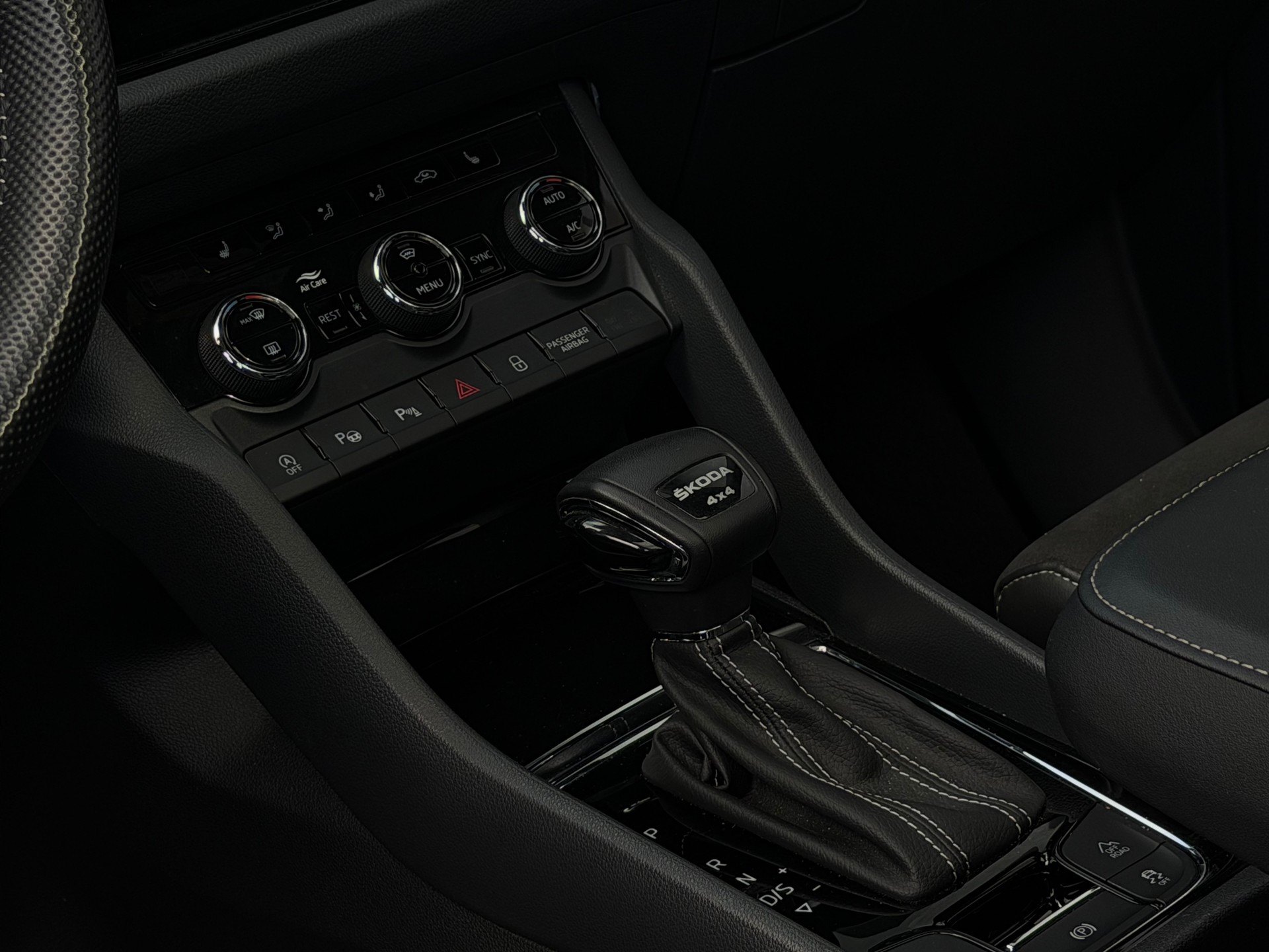 SKODA Kodiaq 2.0 TSI 4x4 SportLine-image-11