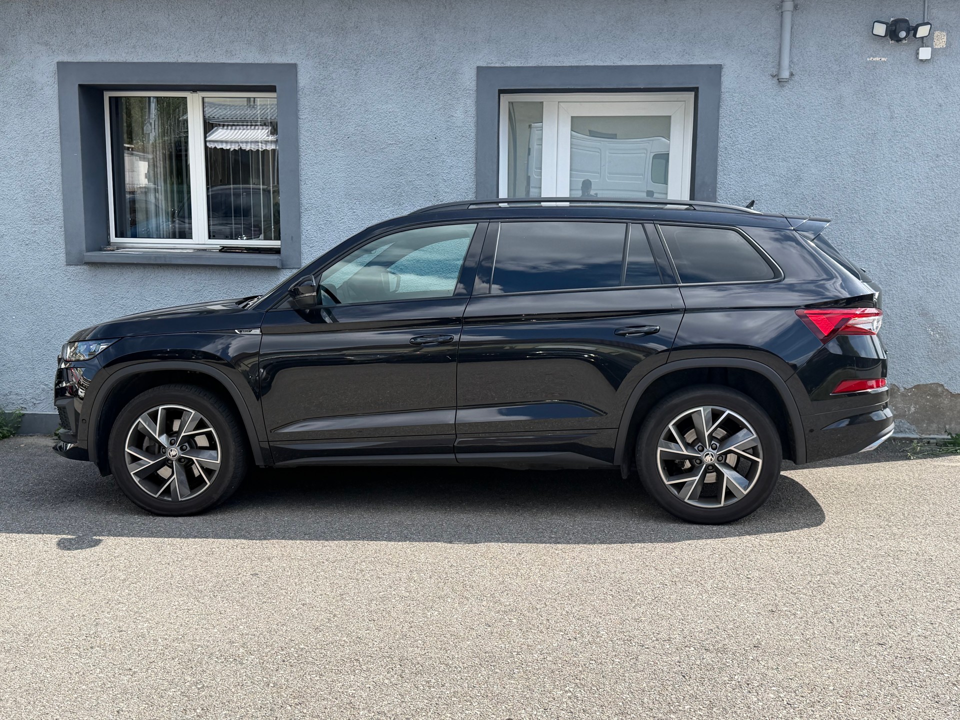 SKODA Kodiaq 2.0 TSI 4x4 SportLine-image-2