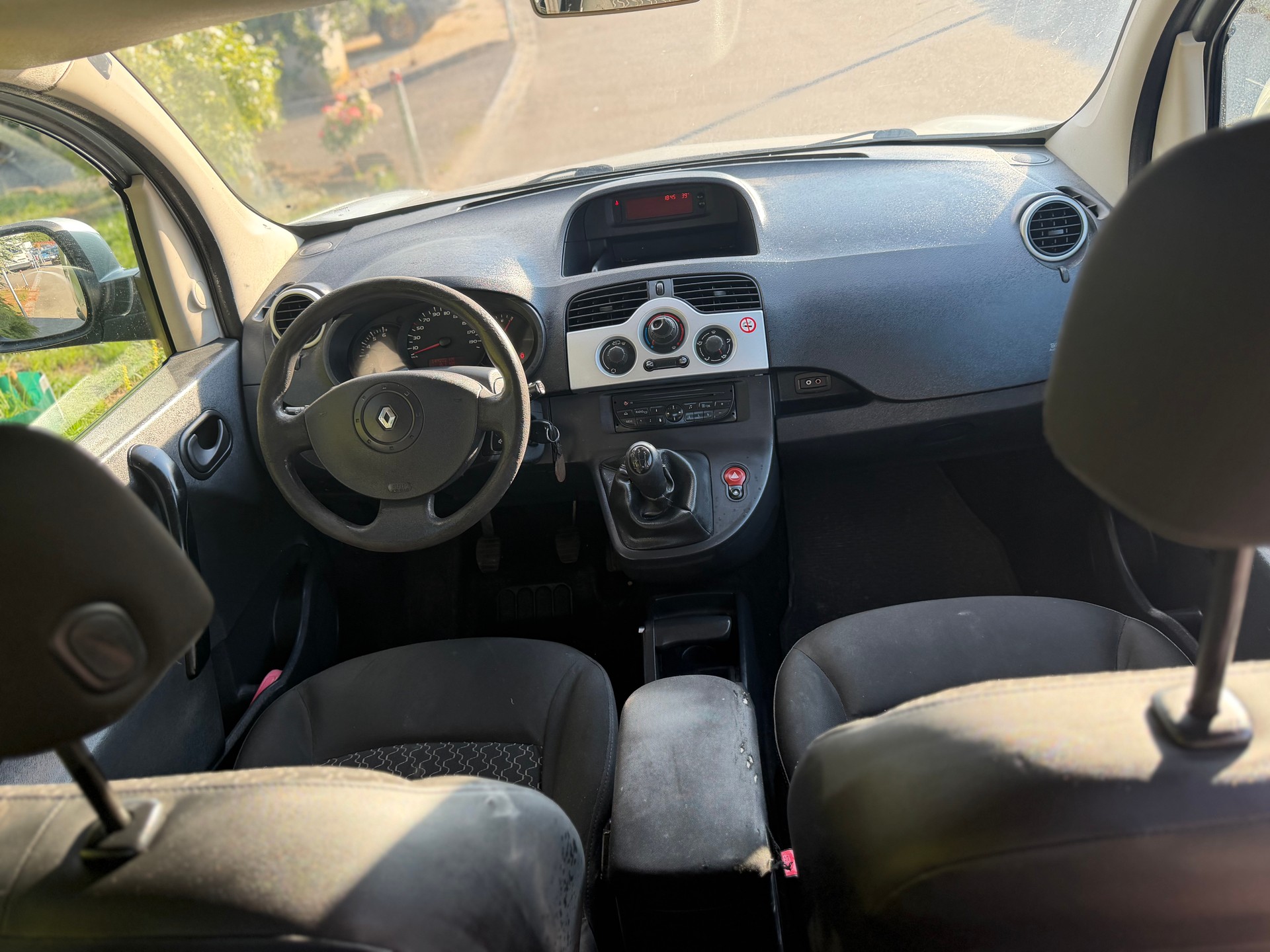 BMW 118d Dynamic Edition-image-5