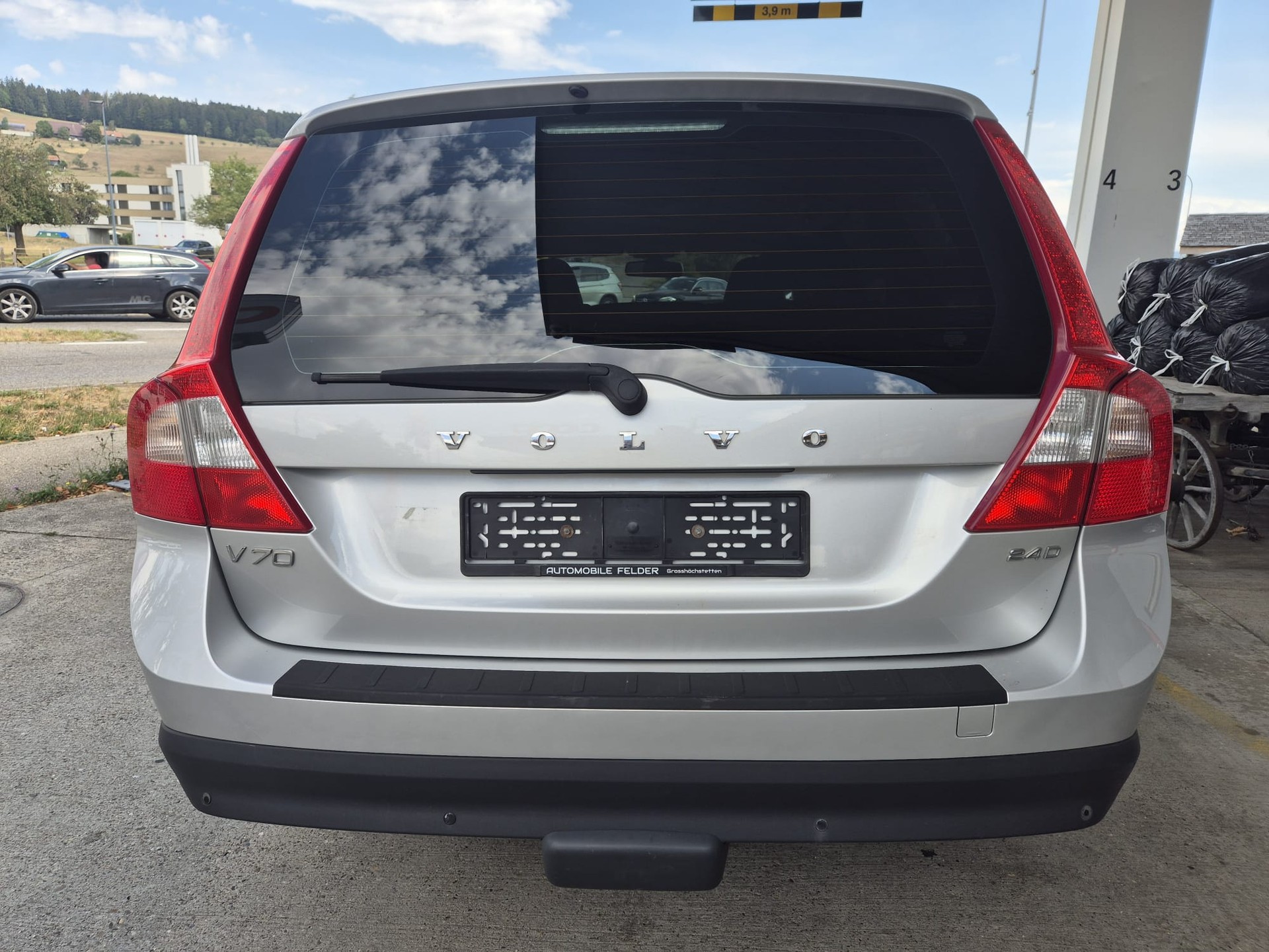 VOLVO V70 2.4D Momentum Geartronic-image-6