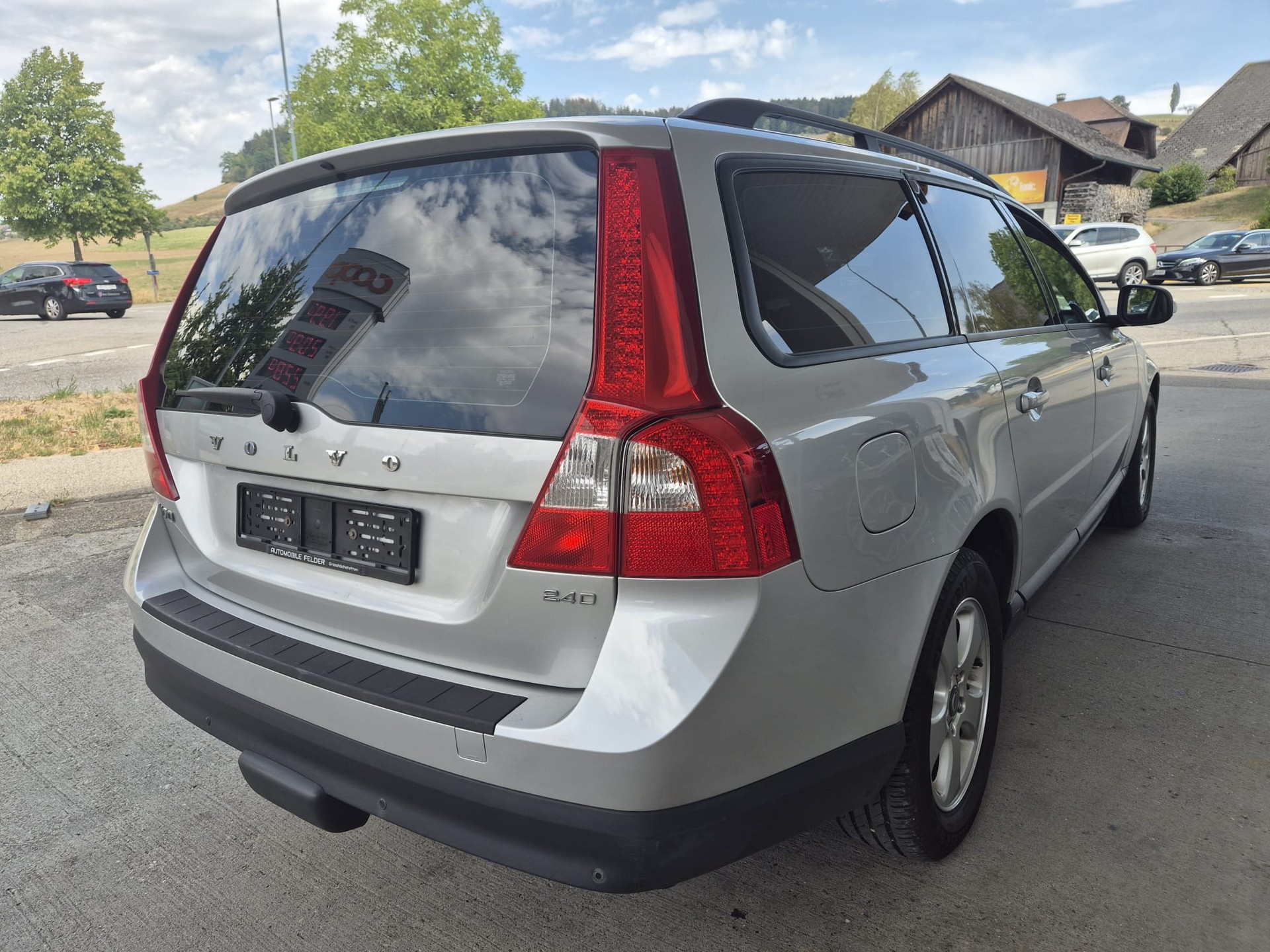 VOLVO V70 2.4D Momentum Geartronic-image-5