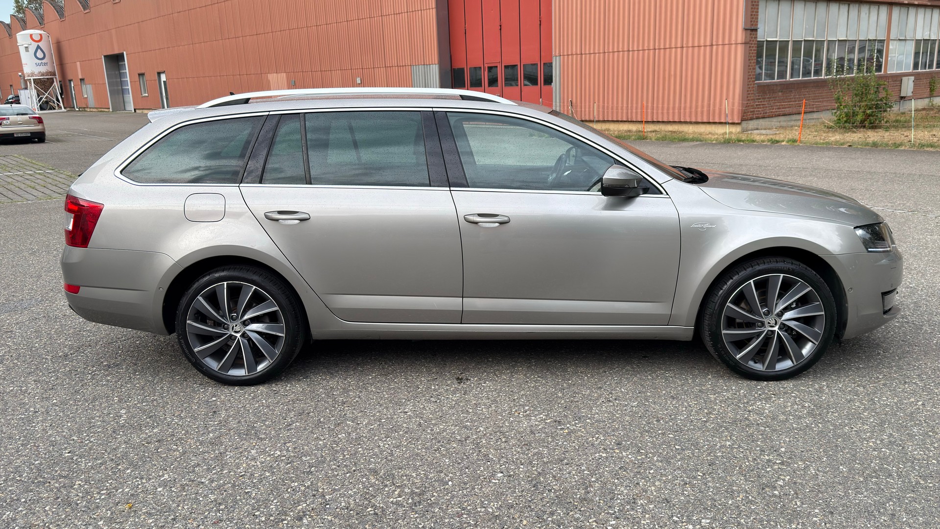 SKODA Octavia Combi 1.8 TSI L&K 4x4 DSG-image-6