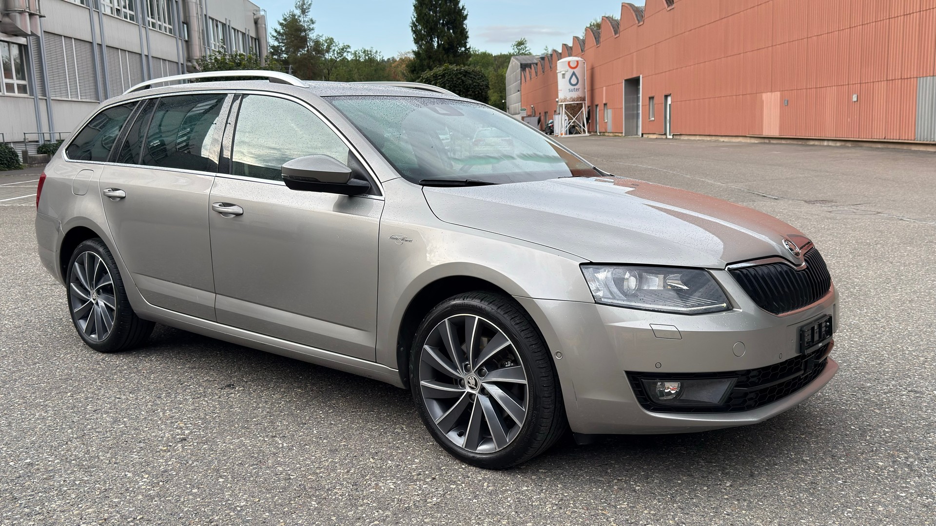 SKODA Octavia Combi 1.8 TSI L&K 4x4 DSG-image-2