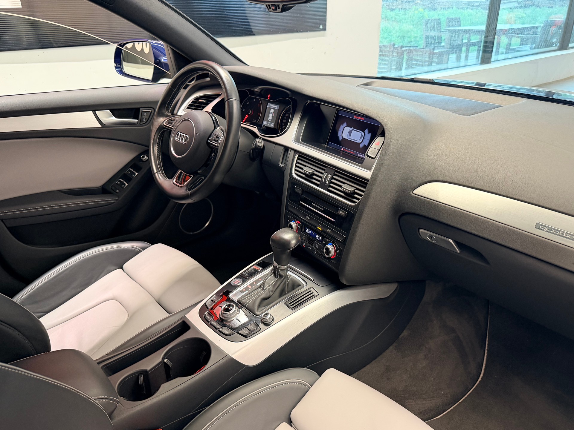 AUDI A4 Avant 3.0 TDI clean diesel quattro s-tronic-image-19