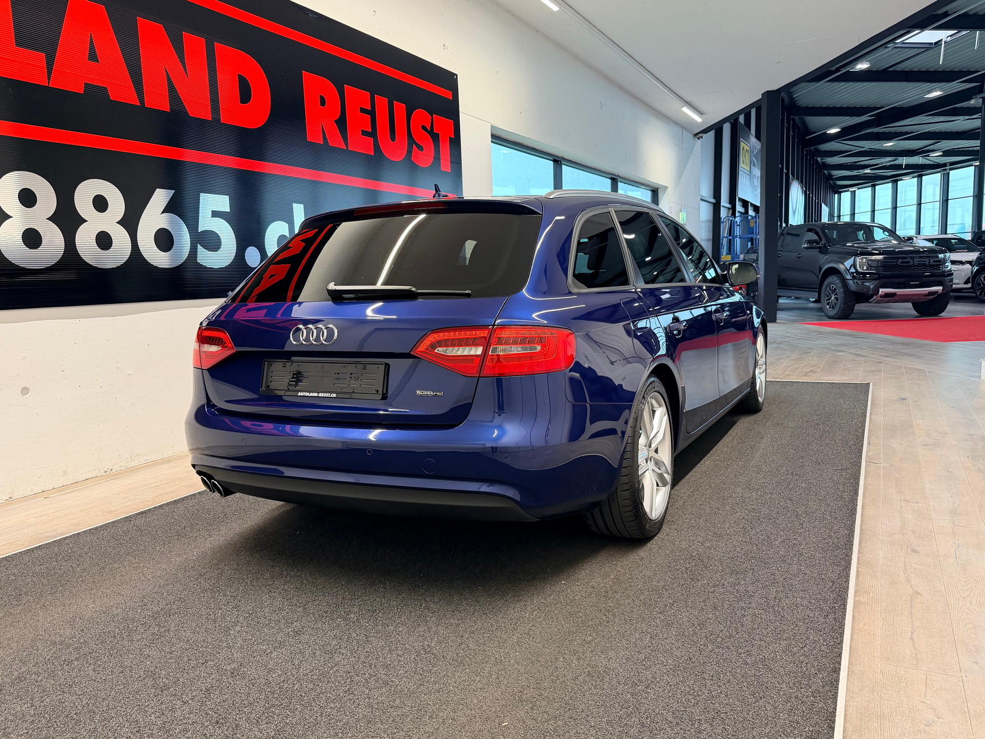 AUDI A4 Avant 3.0 TDI clean diesel quattro s-tronic-image-6