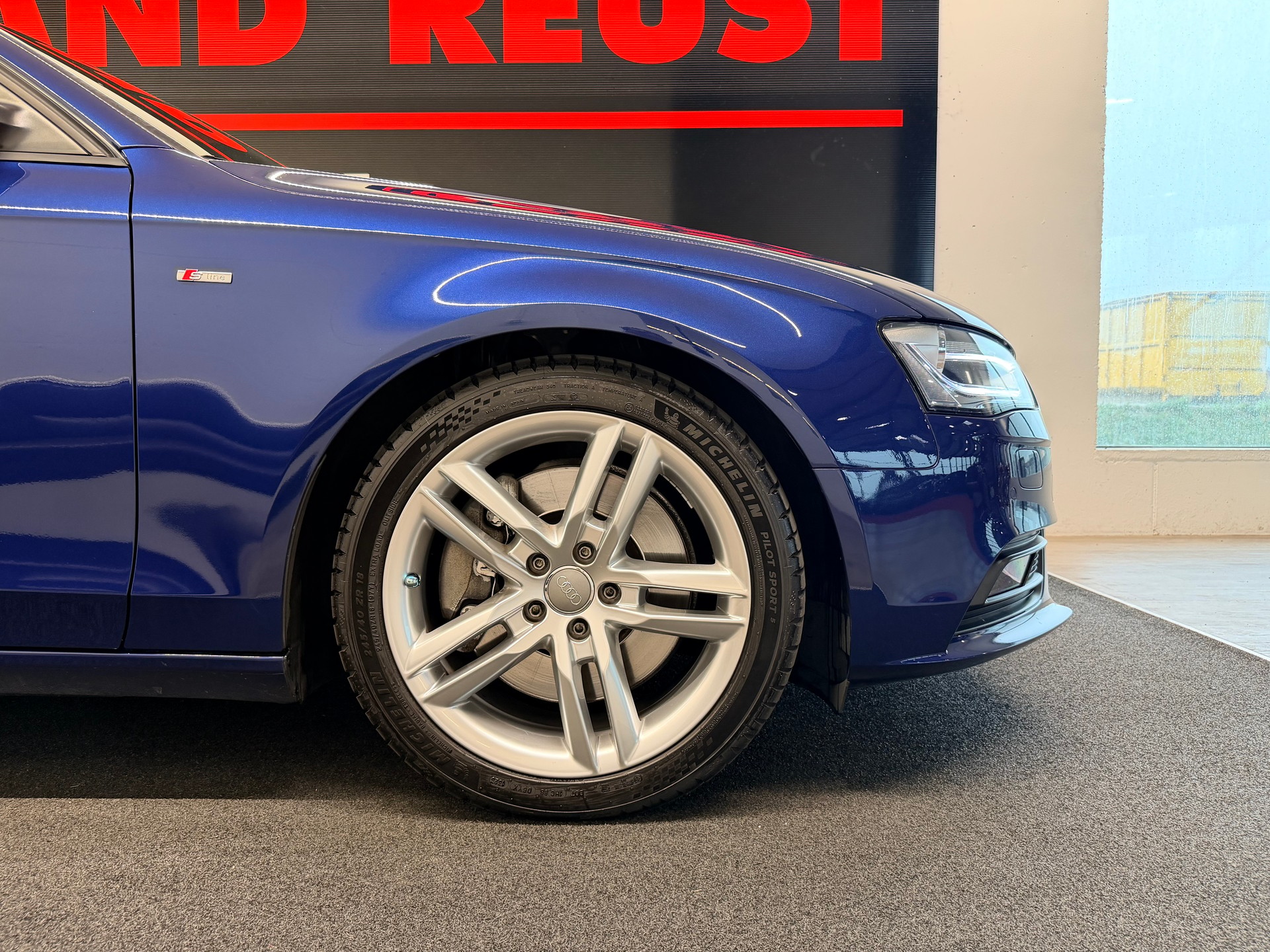 AUDI A4 Avant 3.0 TDI clean diesel quattro s-tronic-image-5