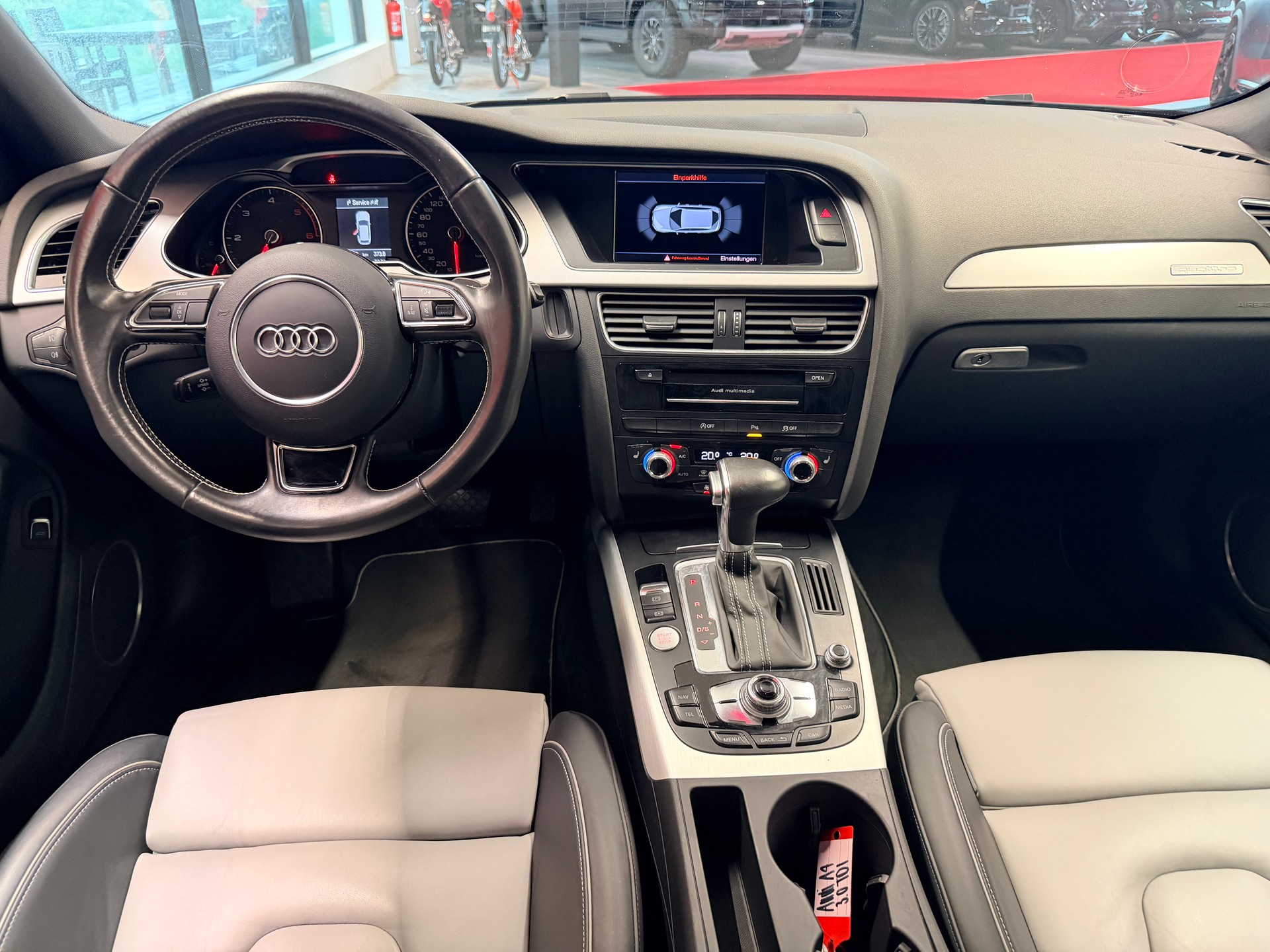 AUDI A4 Avant 3.0 TDI clean diesel quattro s-tronic-image-16