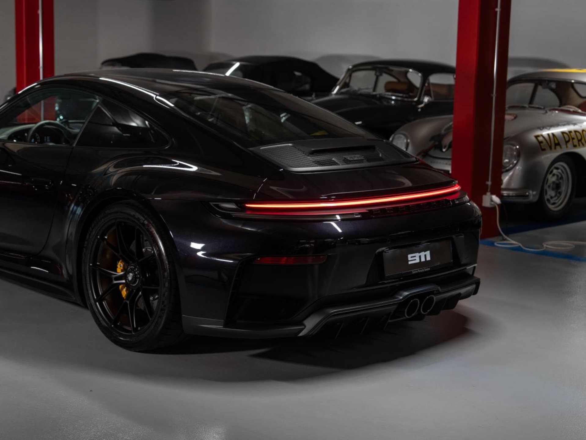 PORSCHE 911 GT3 avec Paquet Touring-image-22
