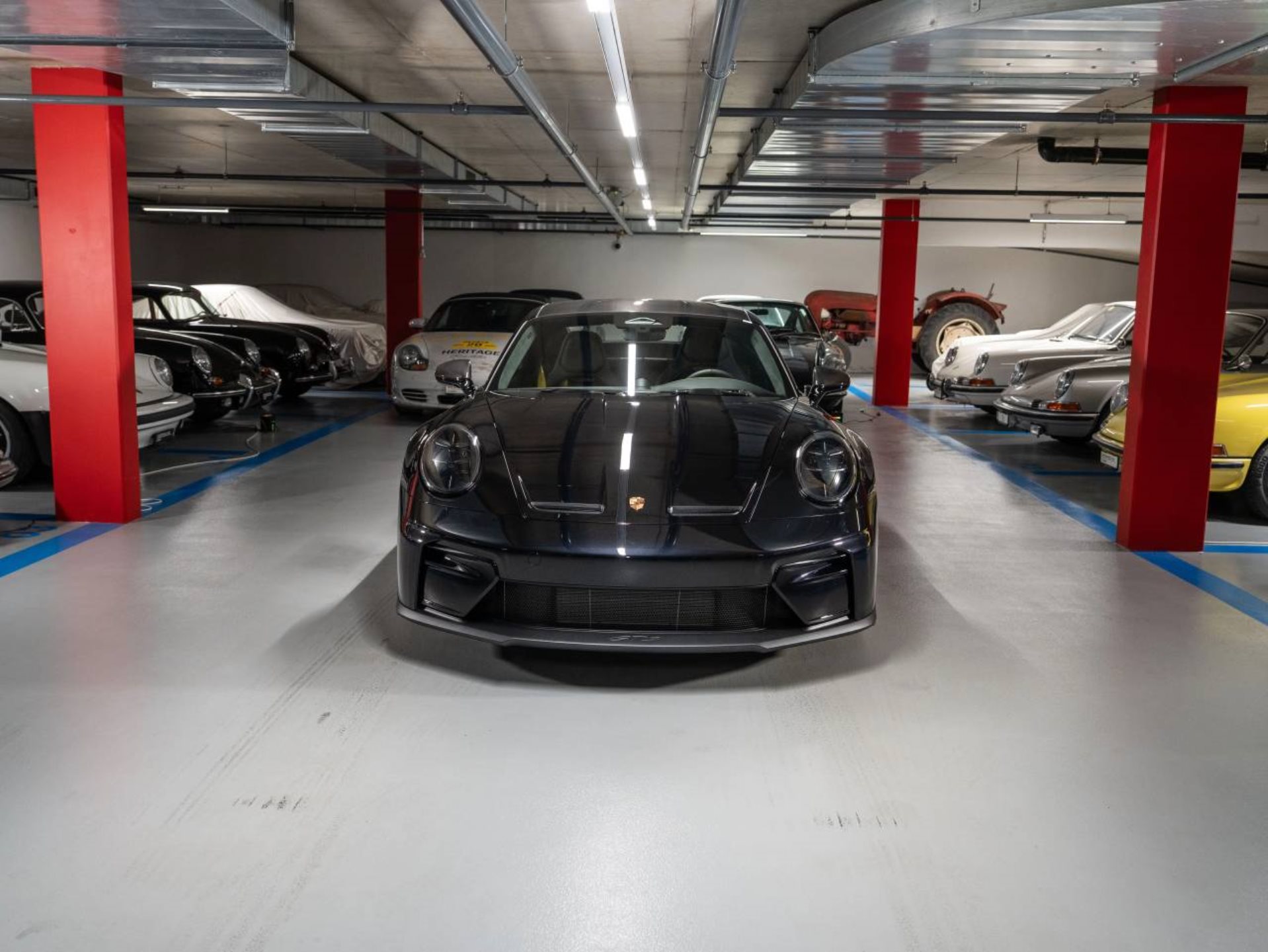 PORSCHE 911 GT3 avec Paquet Touring-image-7