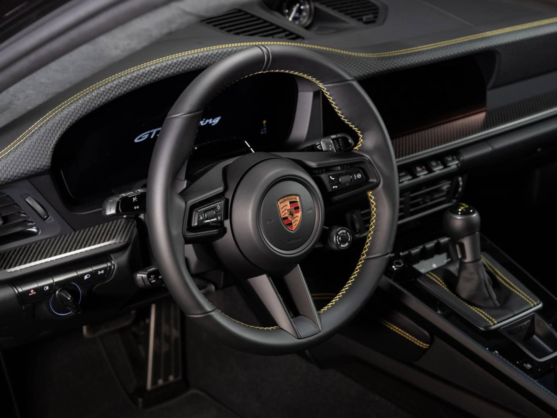 PORSCHE 911 GT3 avec Paquet Touring-image-9
