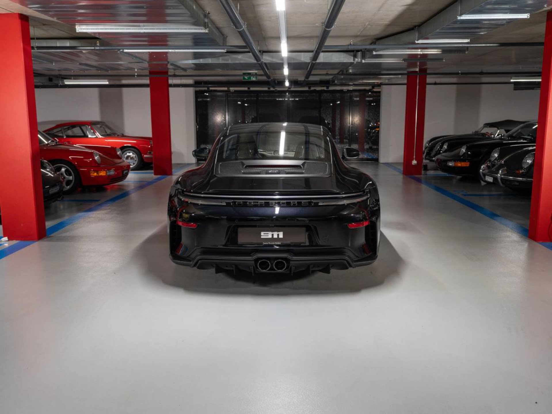 PORSCHE 911 GT3 avec Paquet Touring-image-6