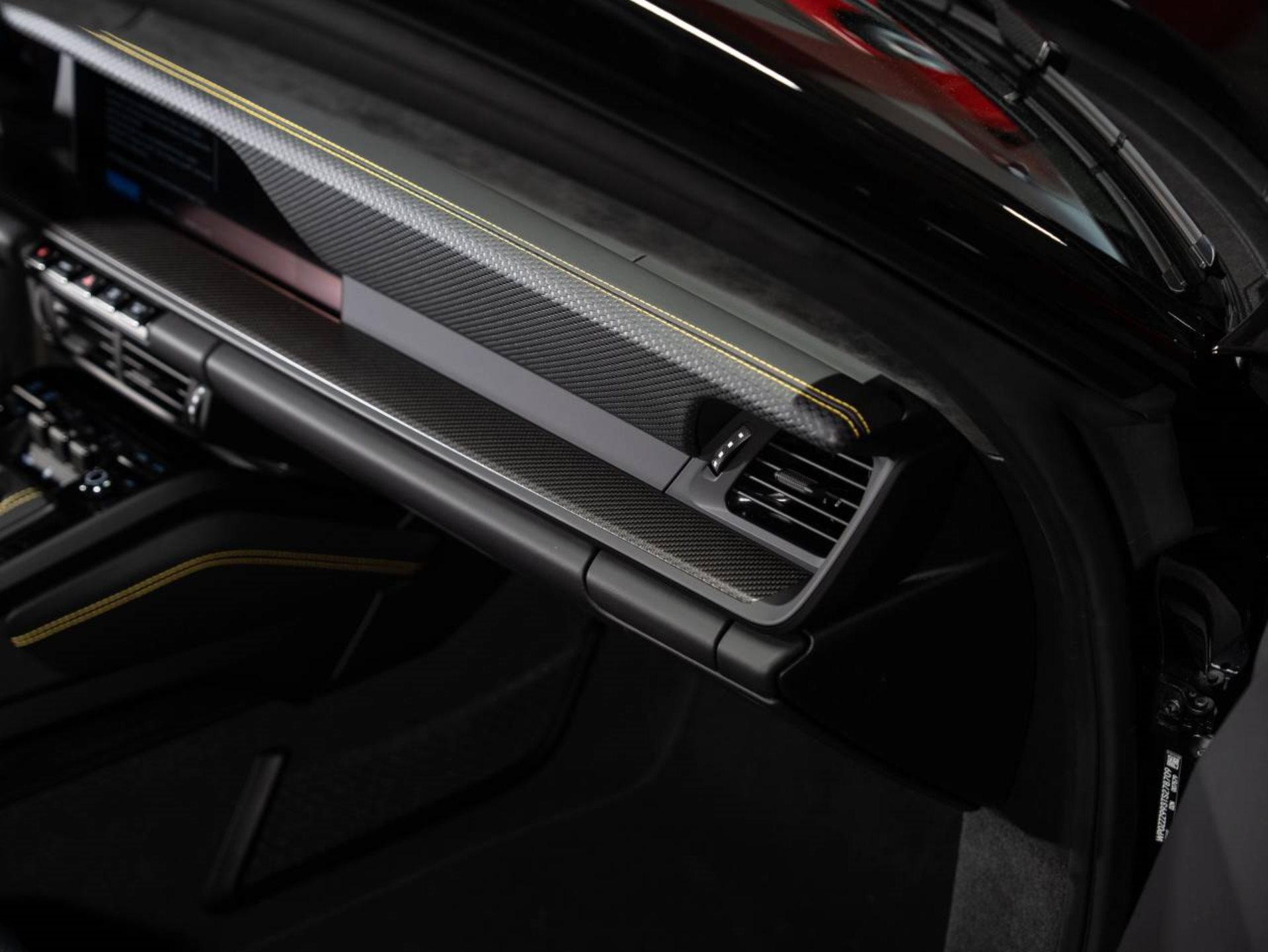 PORSCHE 911 GT3 avec Paquet Touring-image-24
