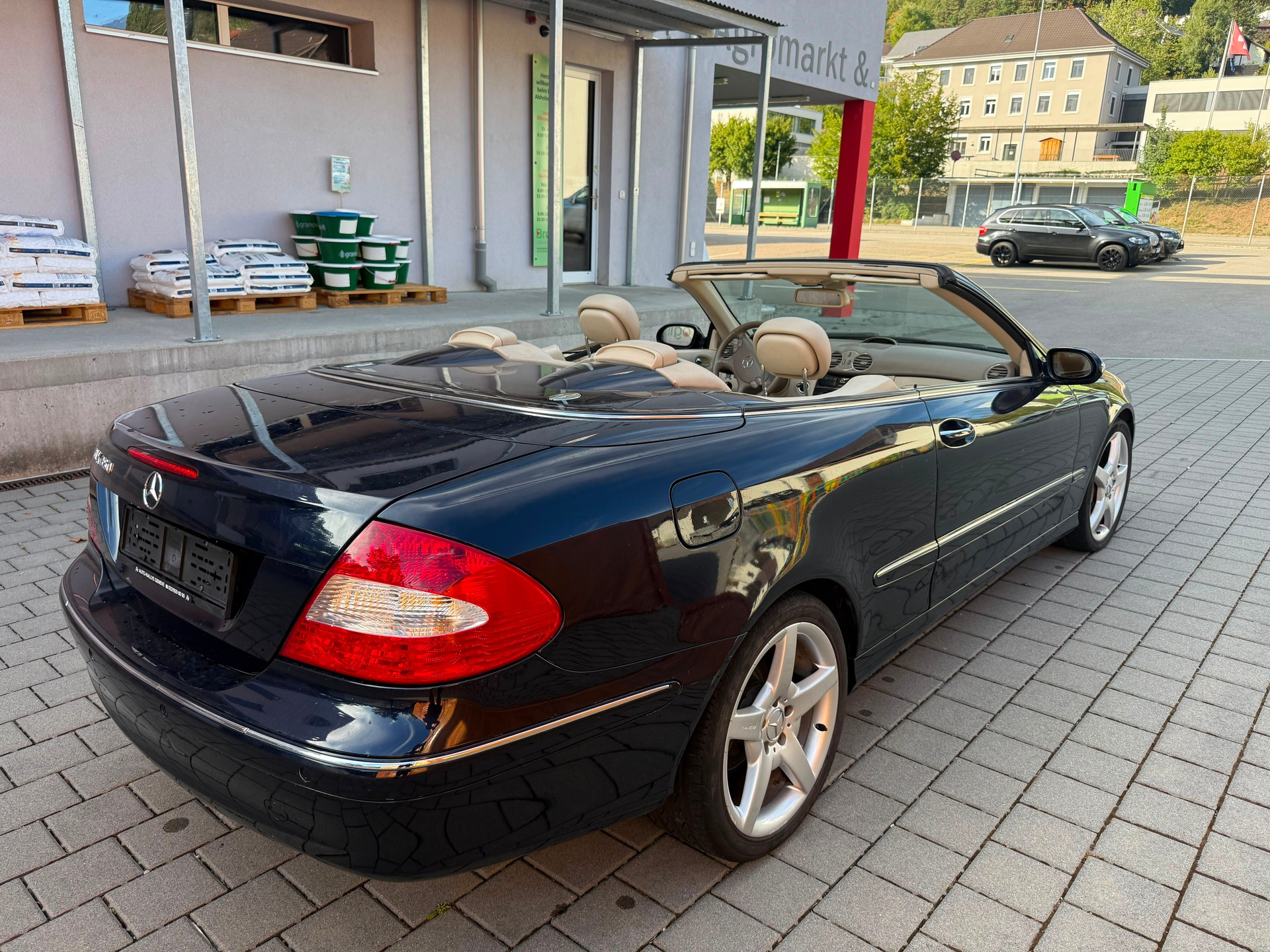 MERCEDES-BENZ CLK350-image-2