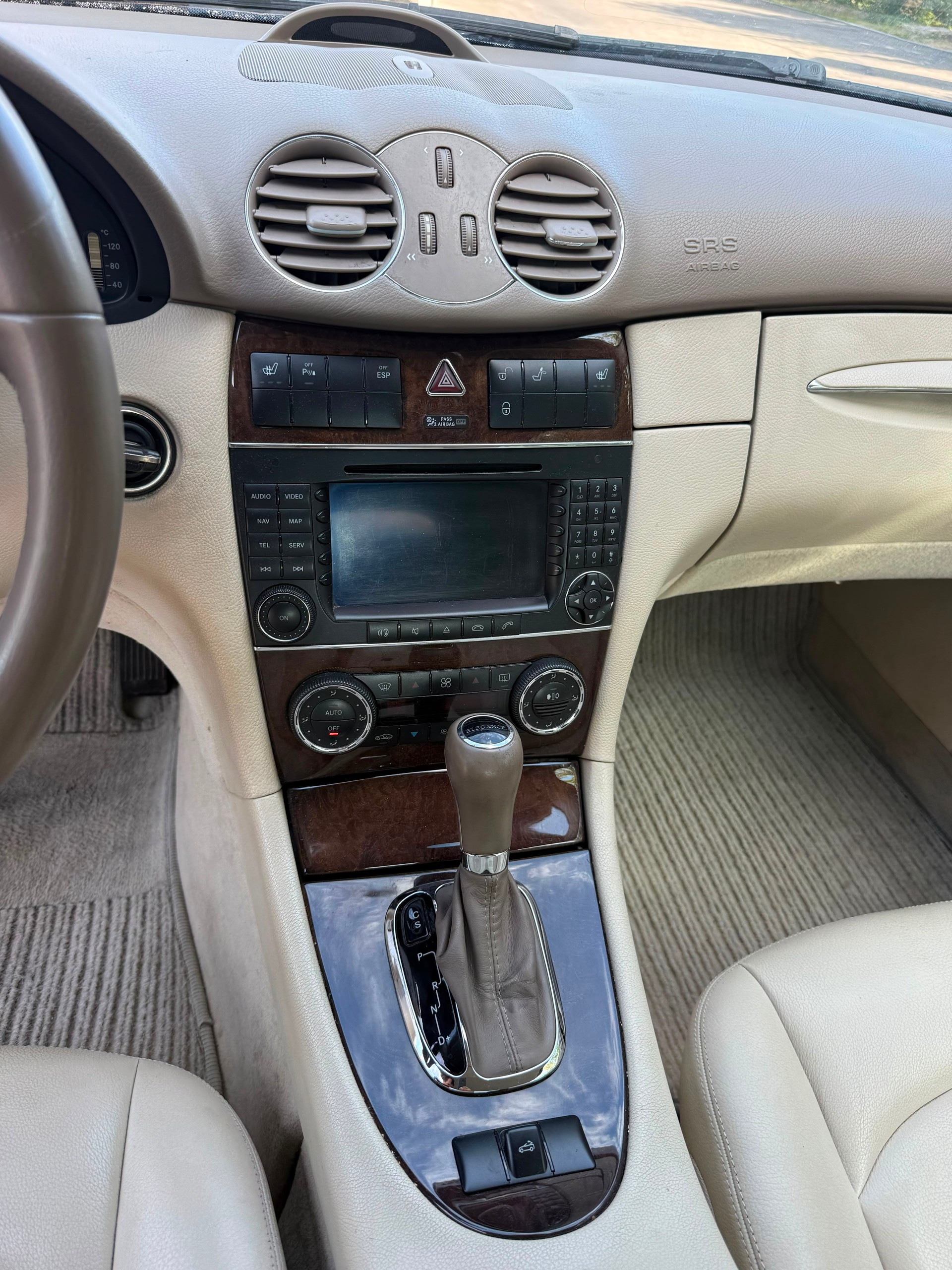 MERCEDES-BENZ CLK350-image-4