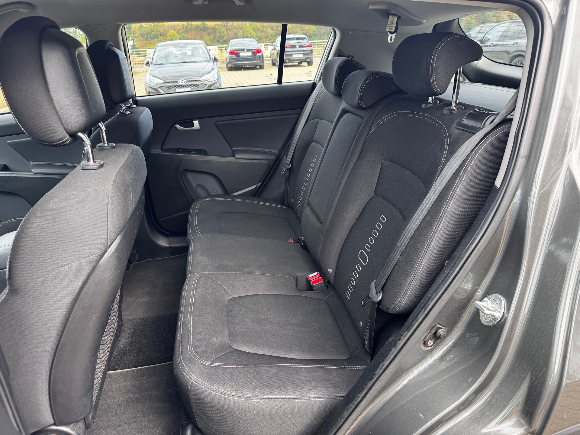 KIA Sportage 2.0 CRDi Trend 4WD Automatic-image-8
