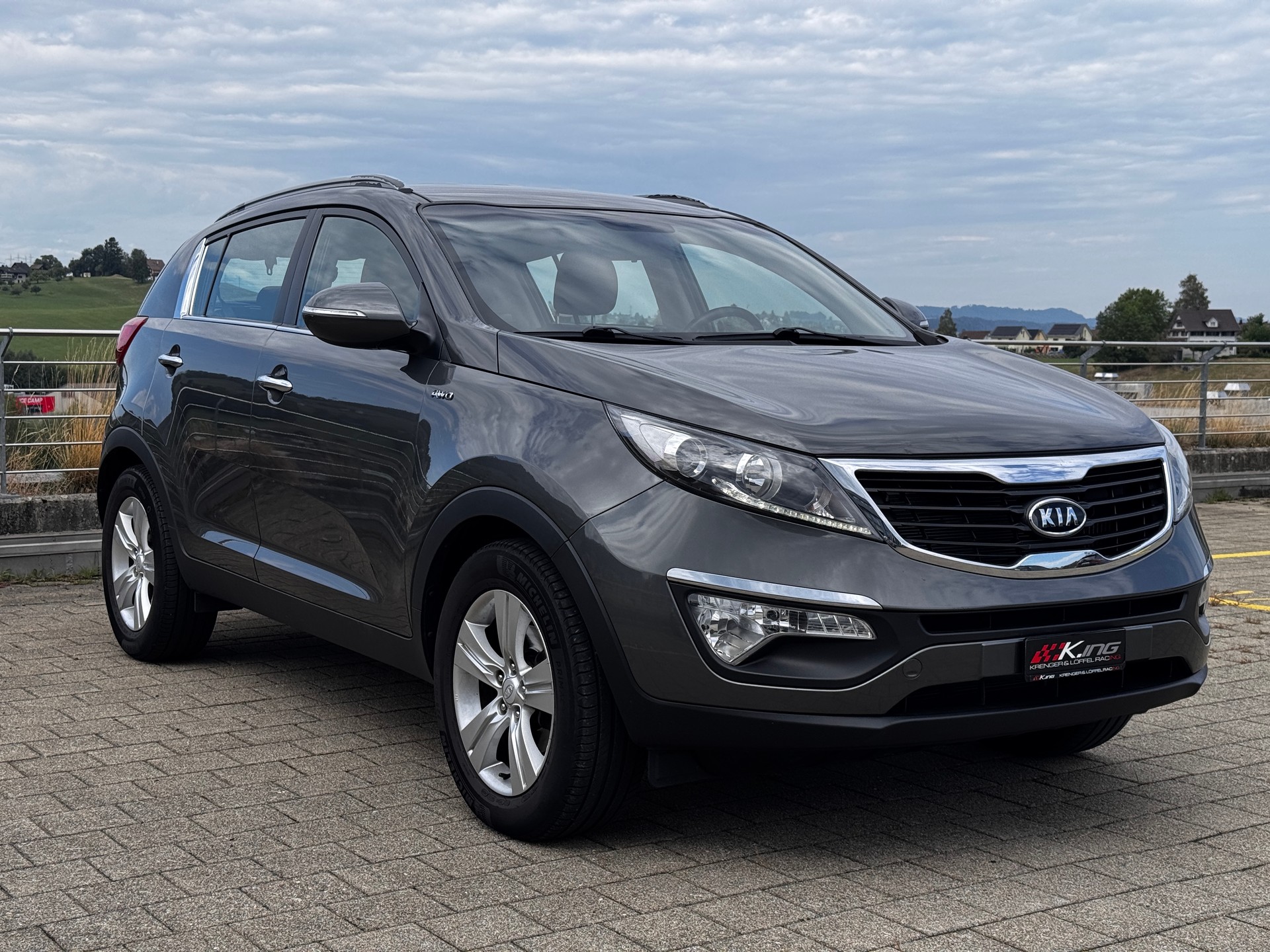 KIA Sportage 2.0 CRDi Trend 4WD Automatic-image-2