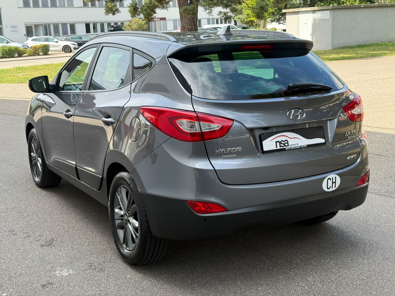 HYUNDAI iX 35 2.0 CRDi Style 4WD Automatic-image-4