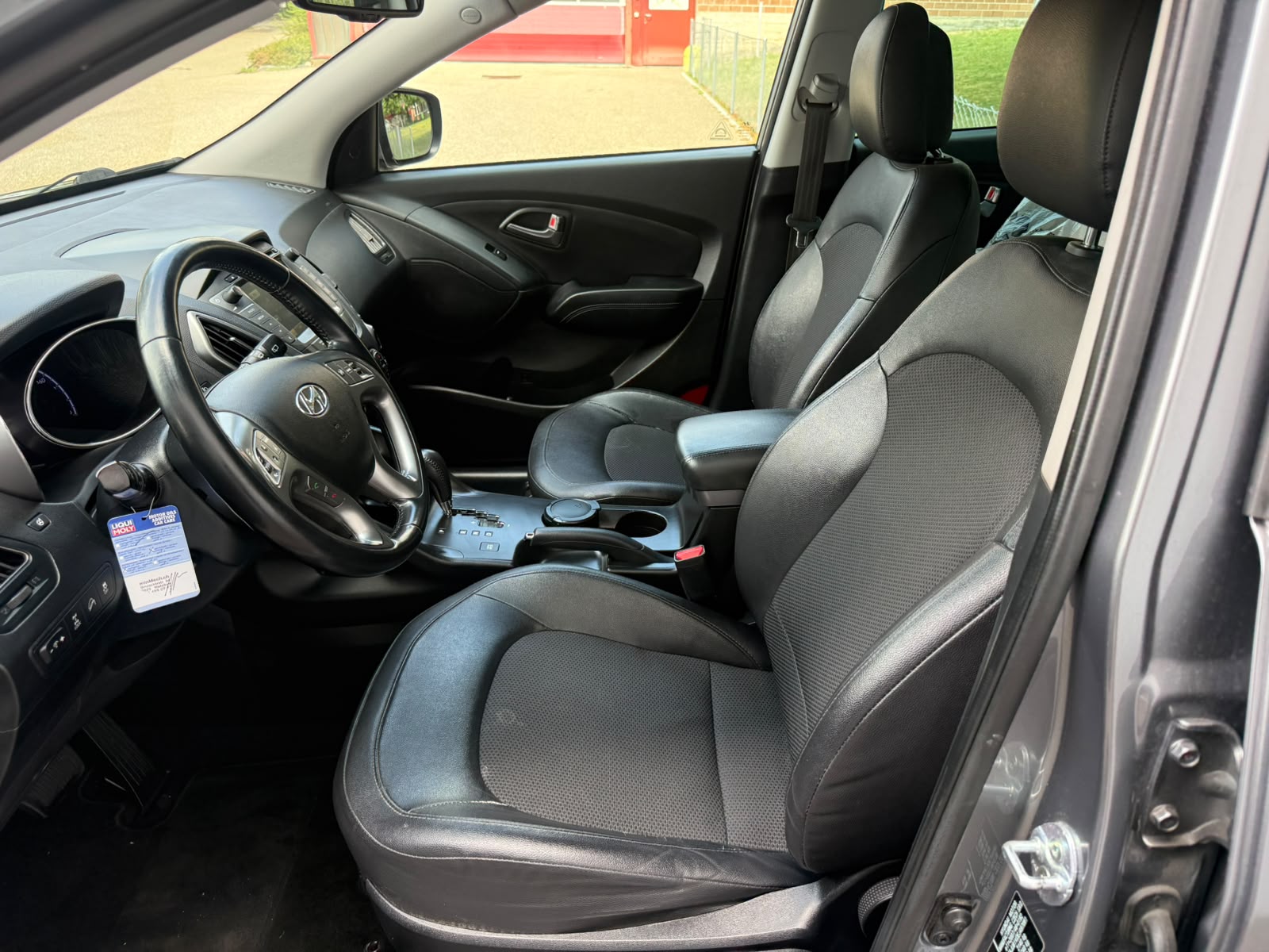HYUNDAI iX 35 2.0 CRDi Style 4WD Automatic-image-5