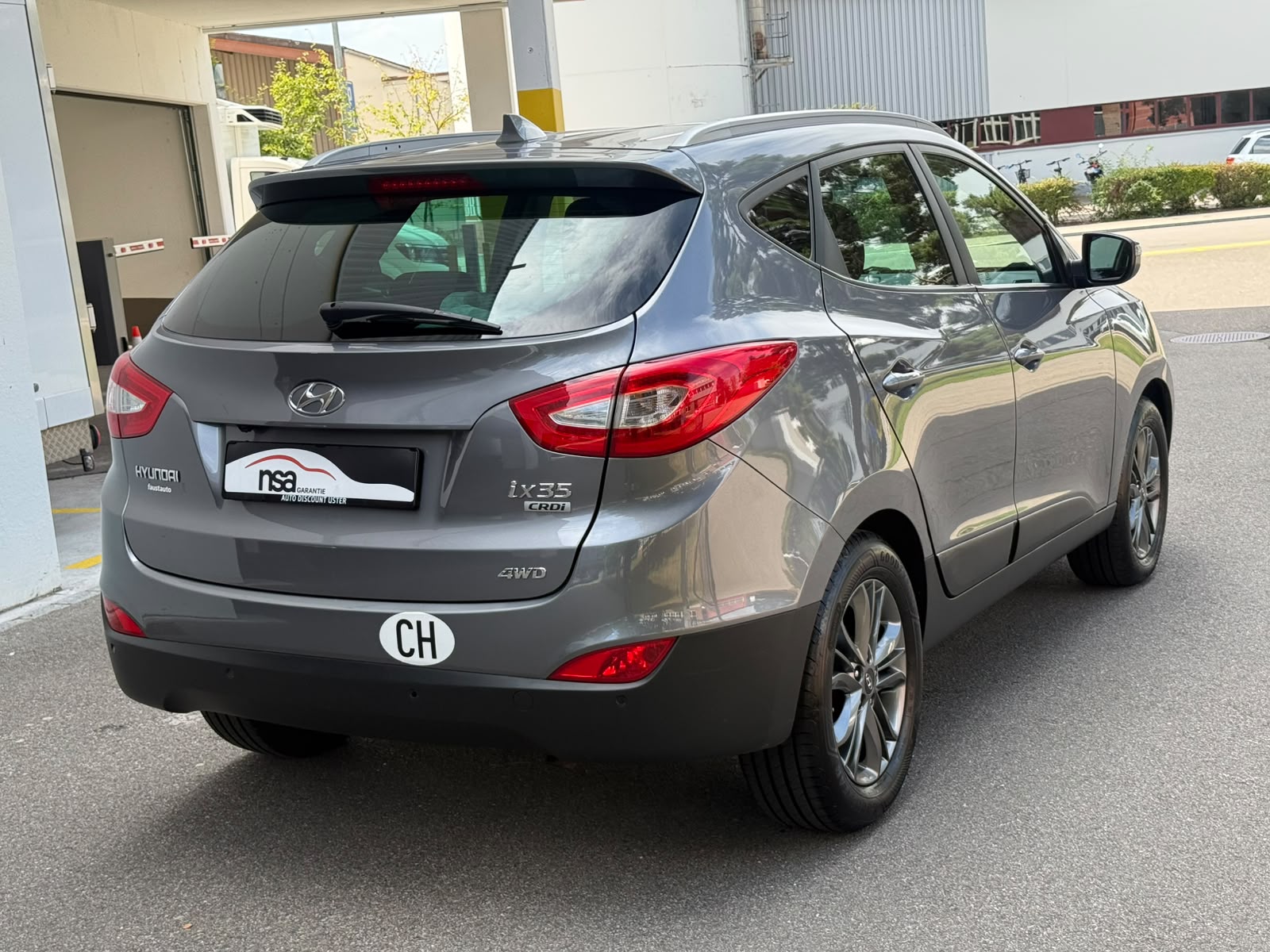 HYUNDAI iX 35 2.0 CRDi Style 4WD Automatic-image-3