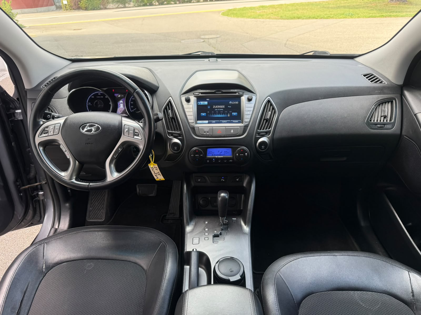 HYUNDAI iX 35 2.0 CRDi Style 4WD Automatic-image-7