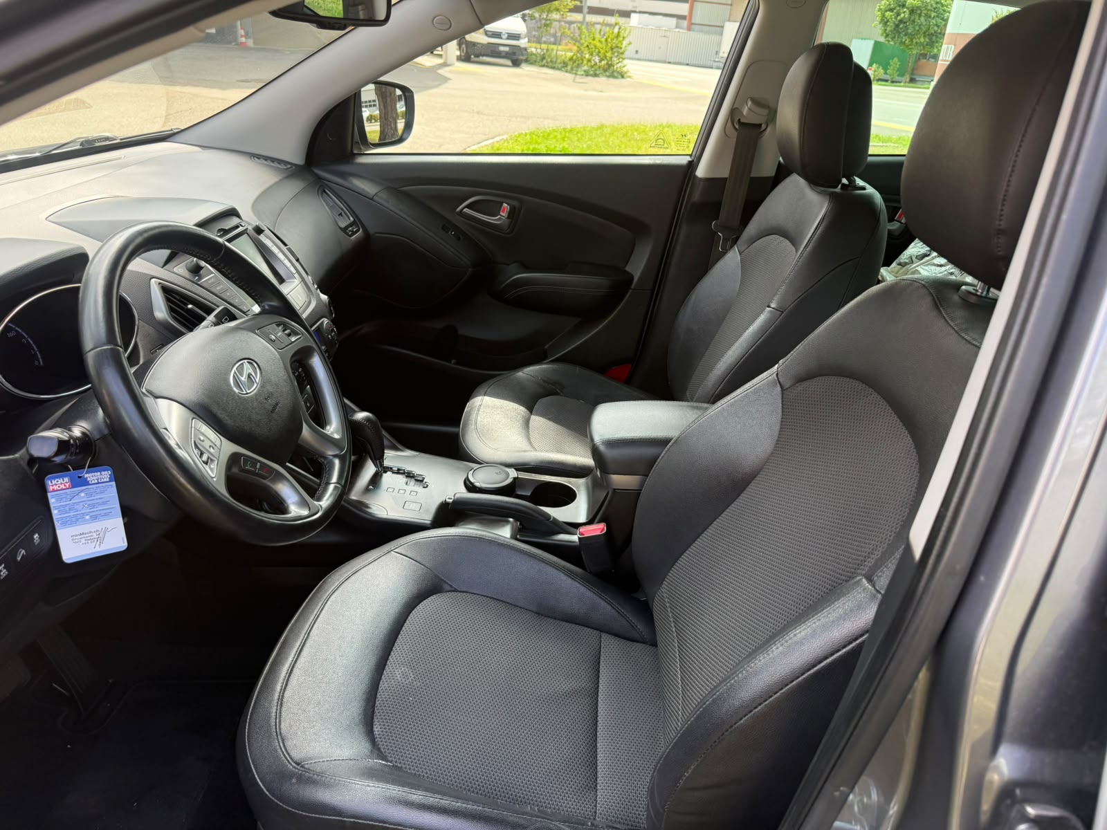 HYUNDAI iX 35 2.0 CRDi Style 4WD Automatic-image-6