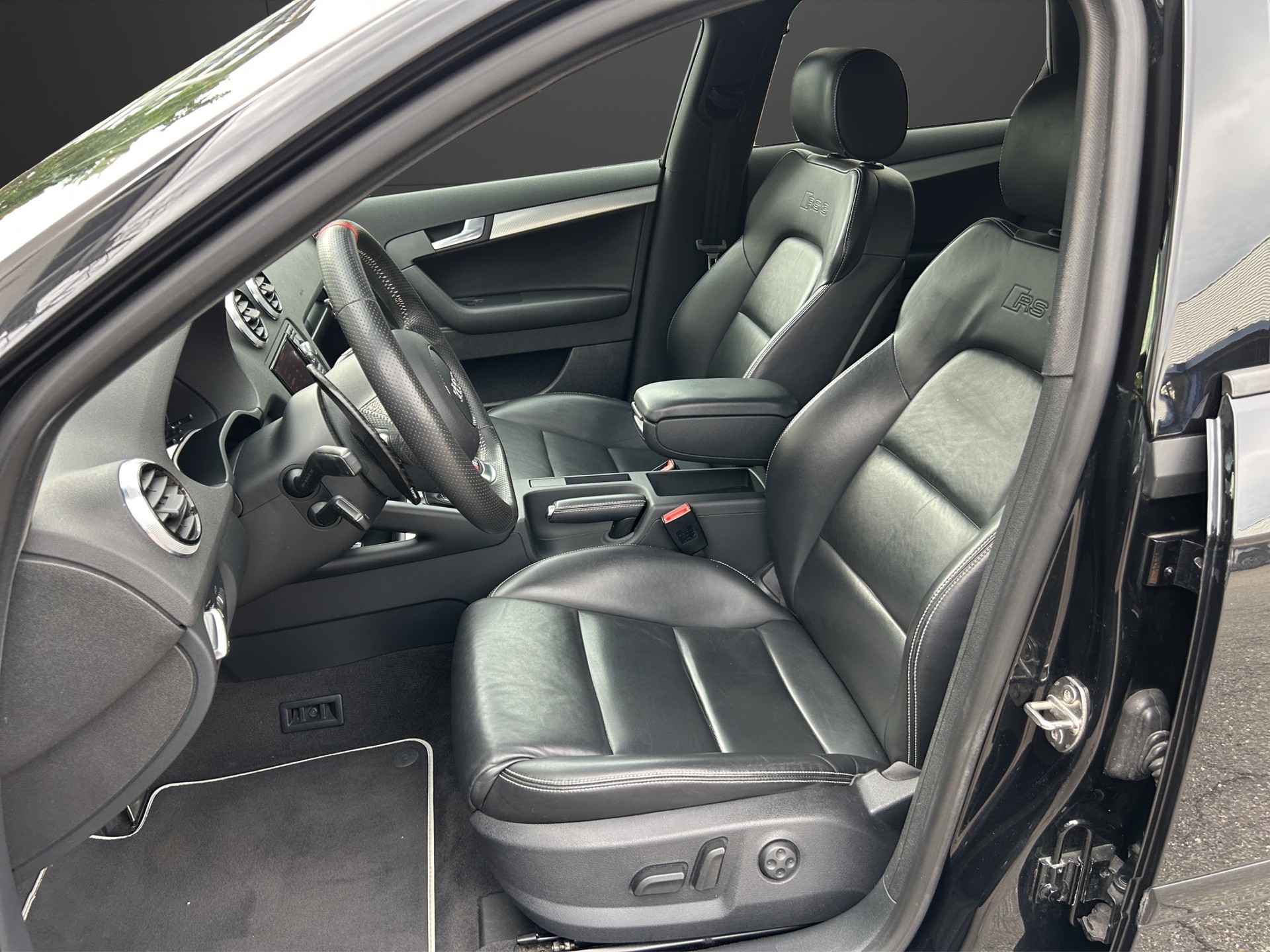 AUDI RS3 Sportback 2.5 TFSI quattro S-tronic-image-7