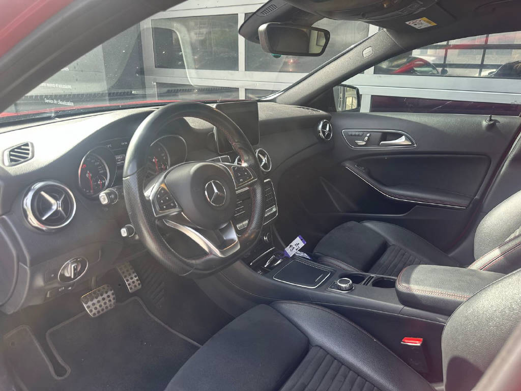 MERCEDES-BENZ GLA 200 d AMG Line 4m - CH-image-5