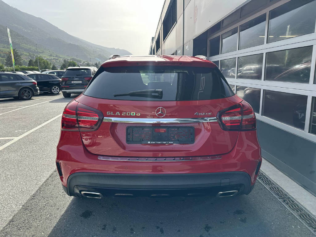 MERCEDES-BENZ GLA 200 d AMG Line 4m - CH-image-4