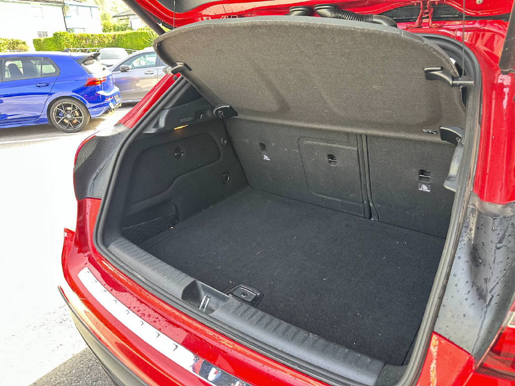 MERCEDES-BENZ GLA 200 d AMG Line 4m - CH-image-12