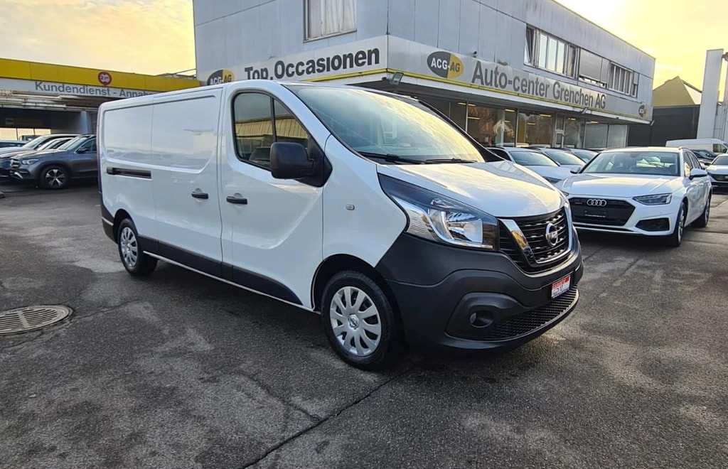 NISSAN NV300 dCi 125 2.9 L2H1 Comfort ** L2 H1 **3-Plätzer ** RF-Kamera ** Anh-Kupplung ** Werkstatt-Einrichtung ** Frisch Ab MFK-image-0