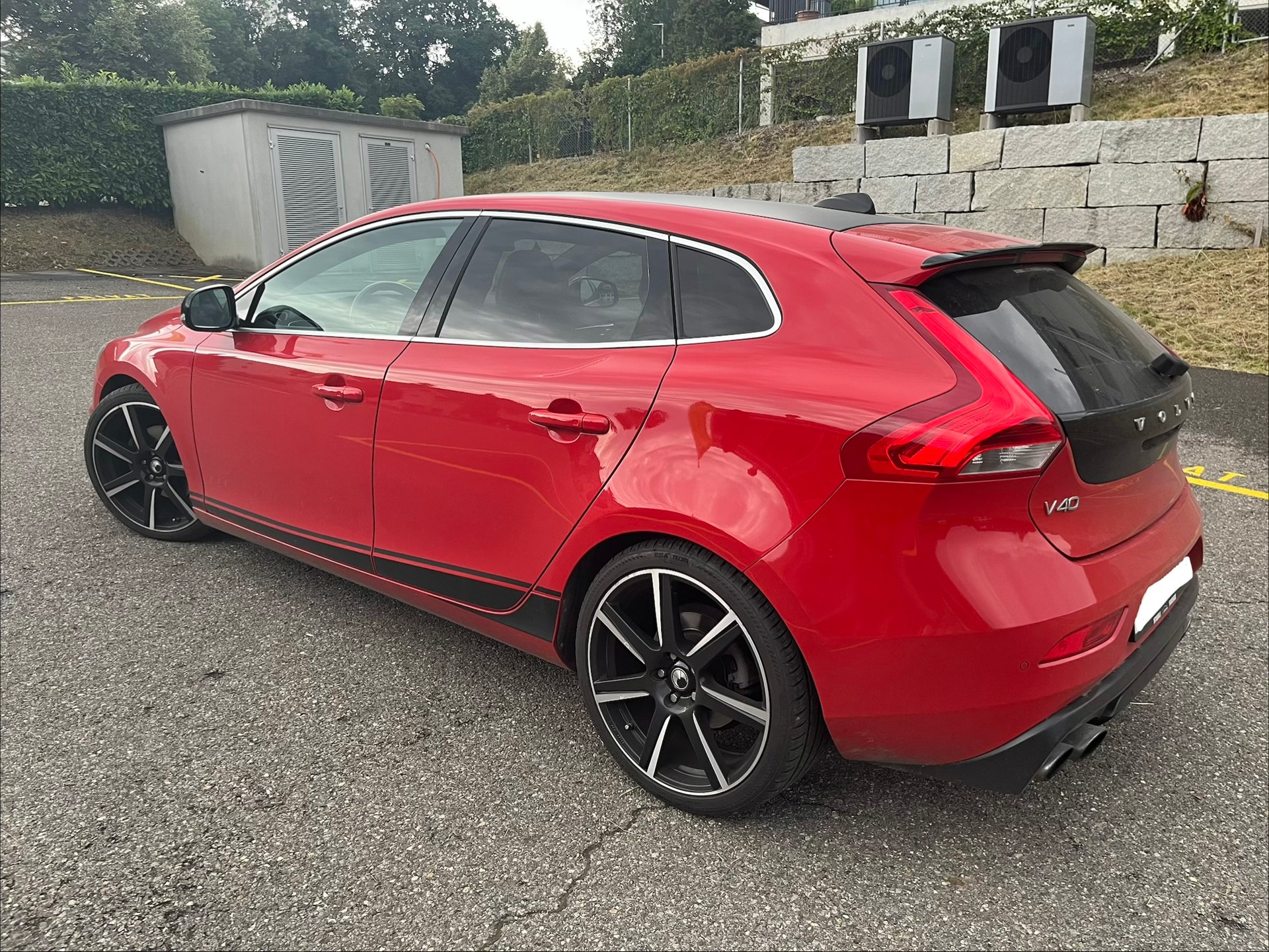 VOLVO V40 T2 Sport 200 S/S-image-2