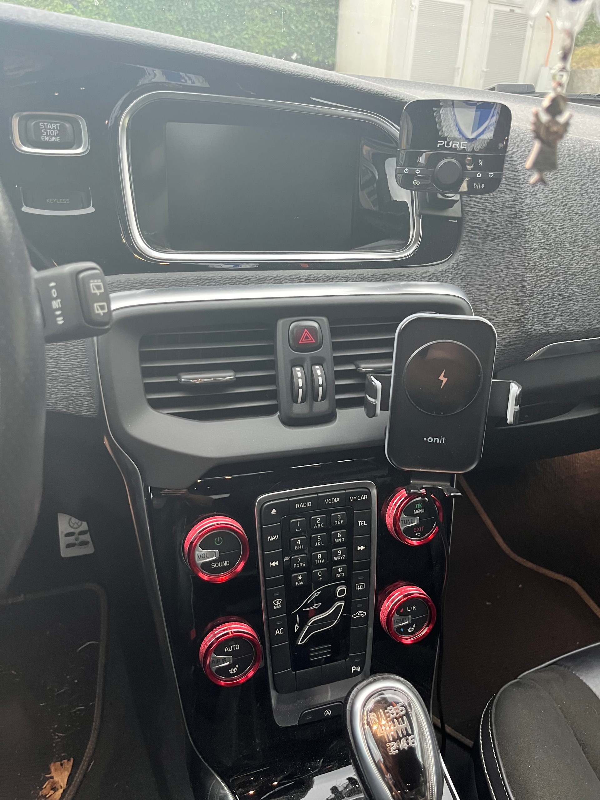 VOLVO V40 T2 Sport 200 S/S-image-10
