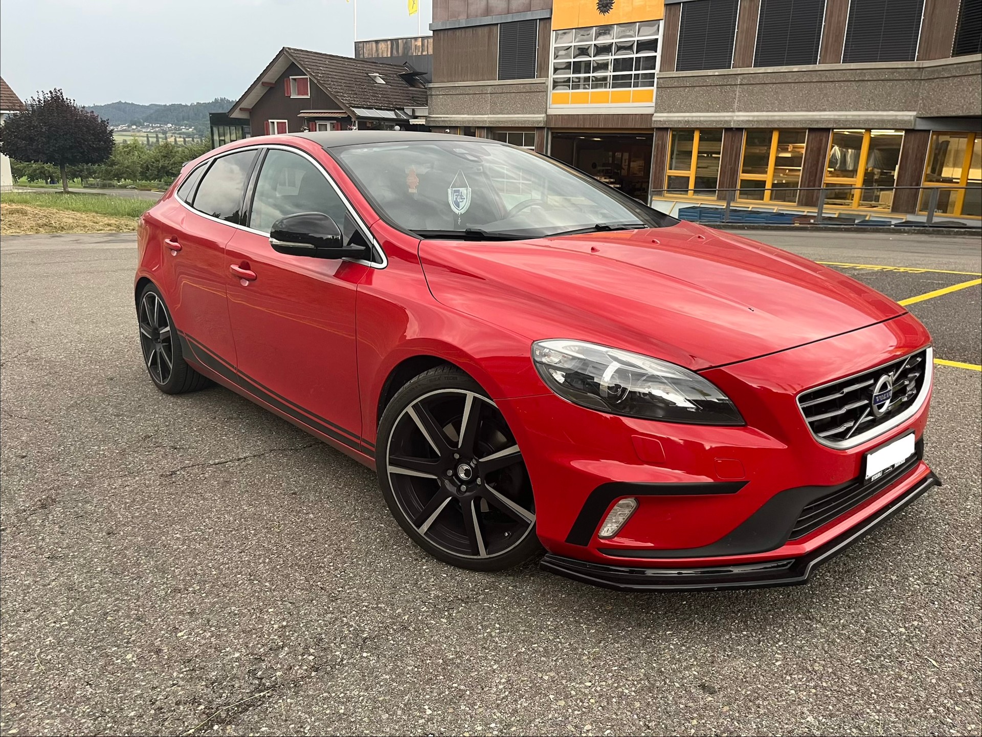 VOLVO V40 T2 Sport 200 S/S-image-5