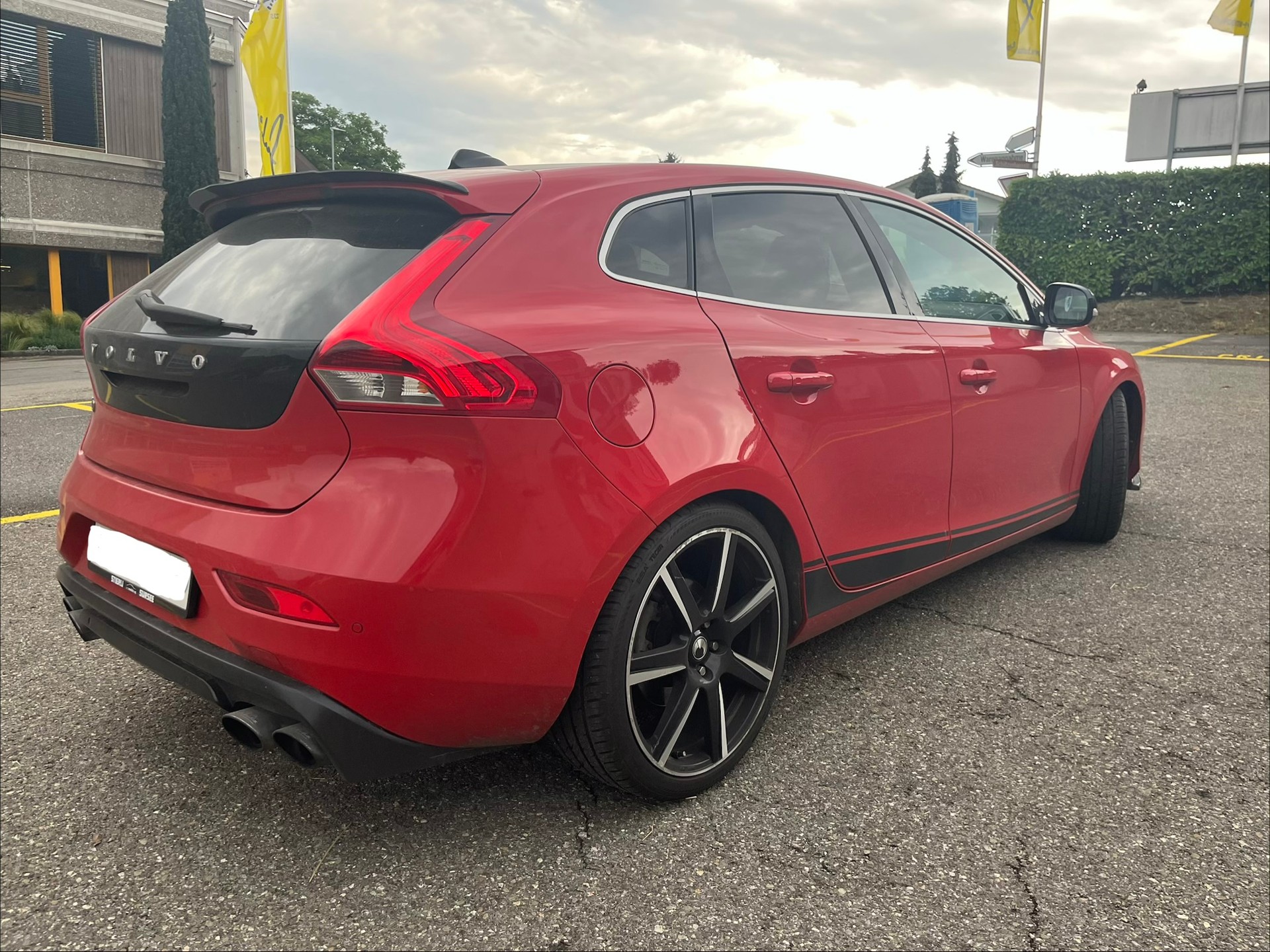 VOLVO V40 T2 Sport 200 S/S-image-4