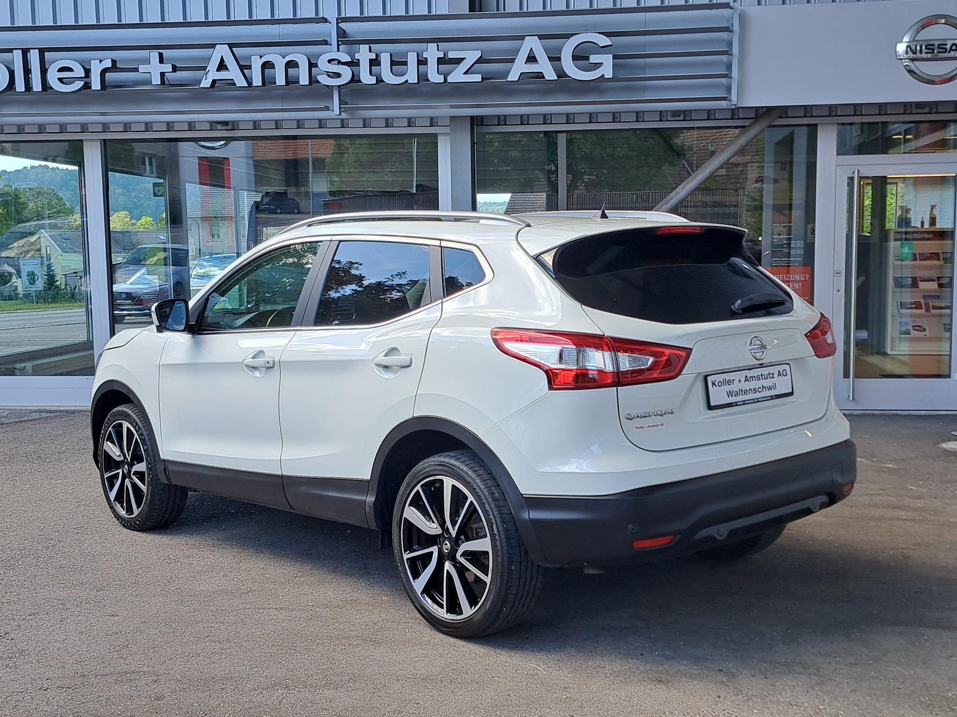 NISSAN Qashqai 1.6 dCi tekna ALL-MODE 4x4-image-3