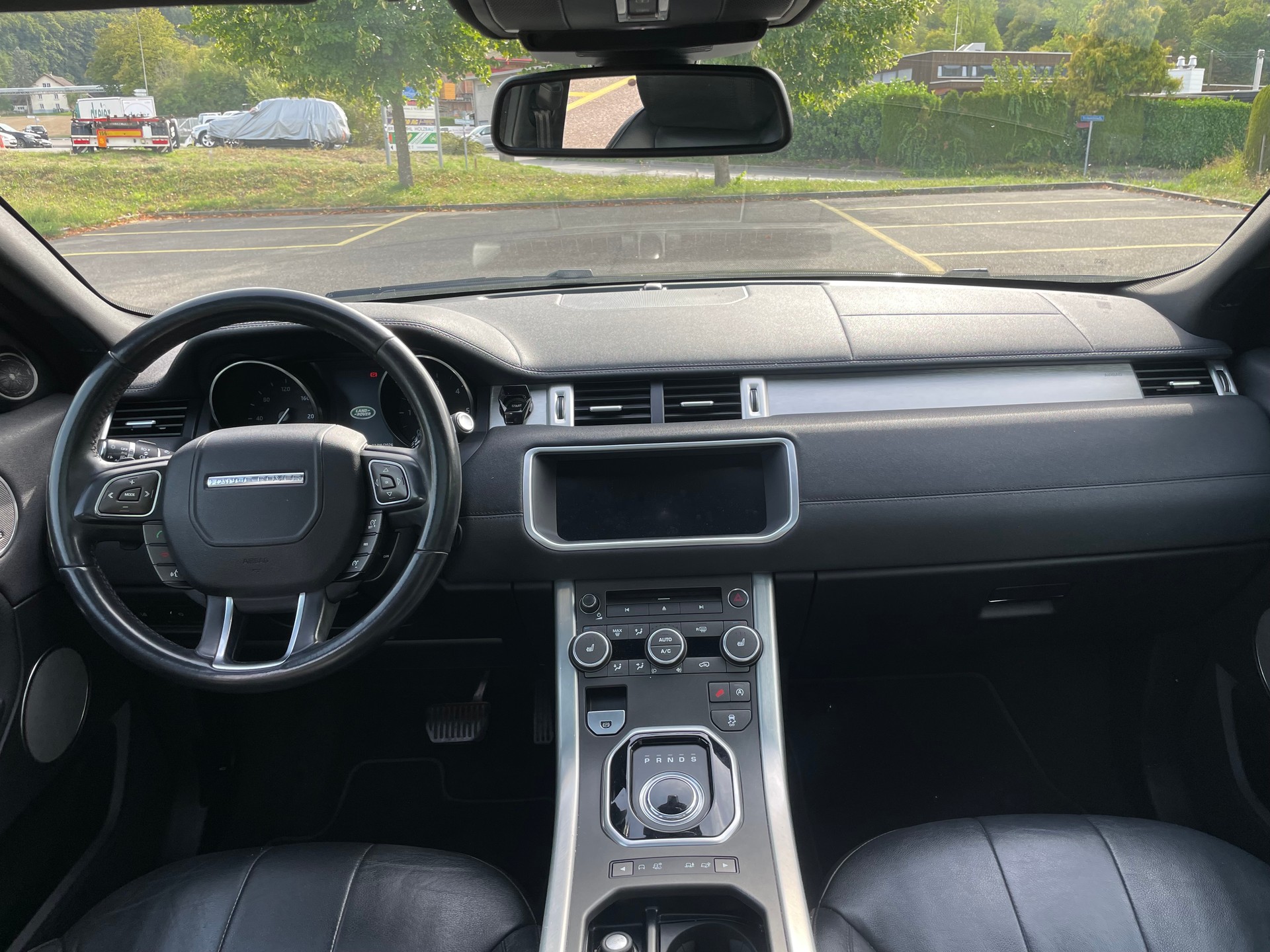 LAND ROVER Range Rover Evoque 2.0 TD4 Pure AT9-image-10