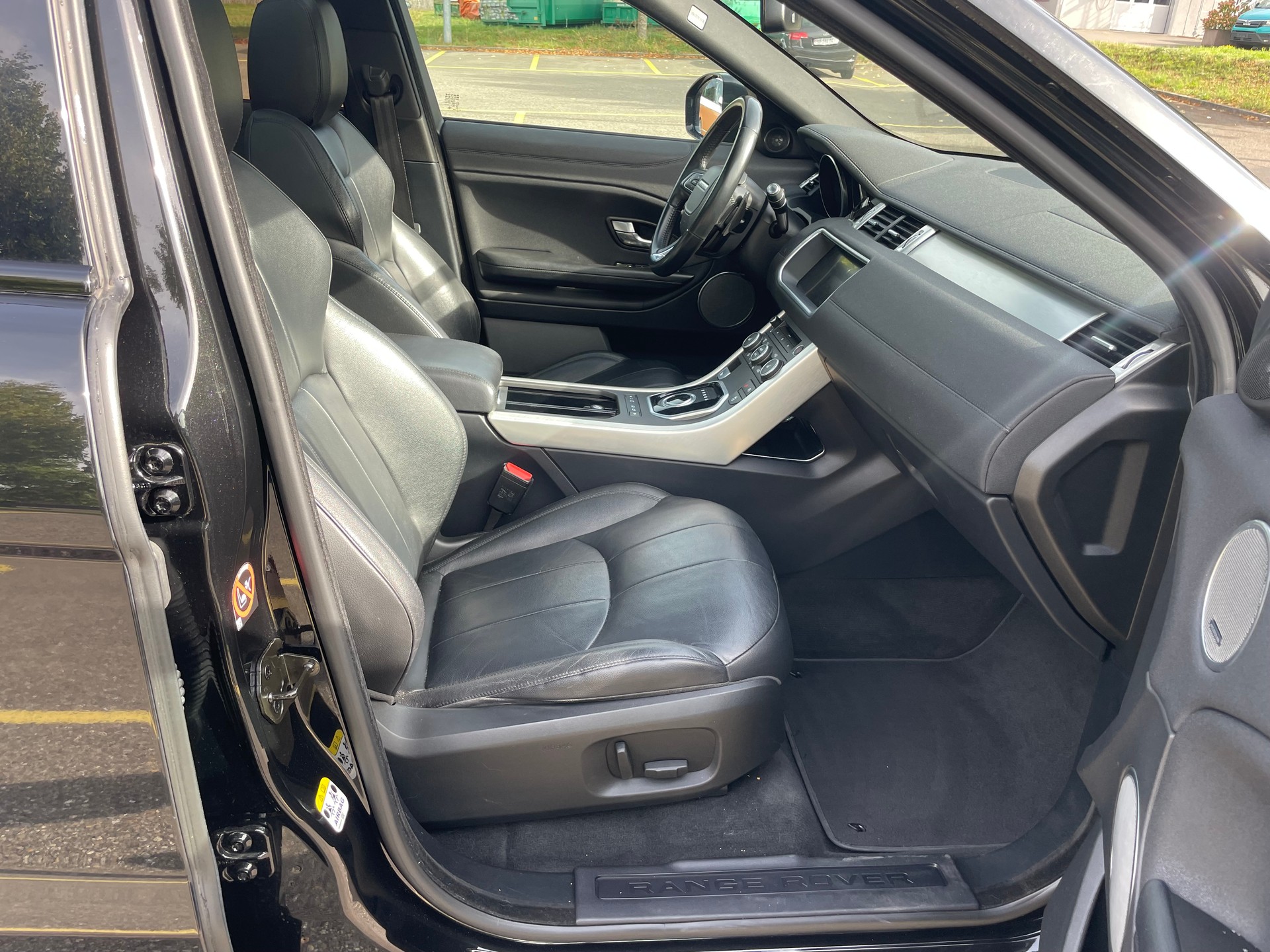 LAND ROVER Range Rover Evoque 2.0 TD4 Pure AT9-image-13