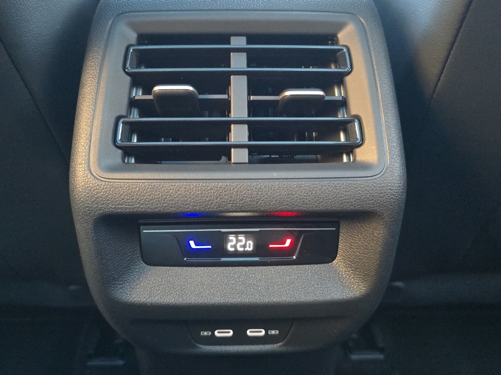 VW Tiguan 2.0 TSI R-Line DSG 4motion-image-26