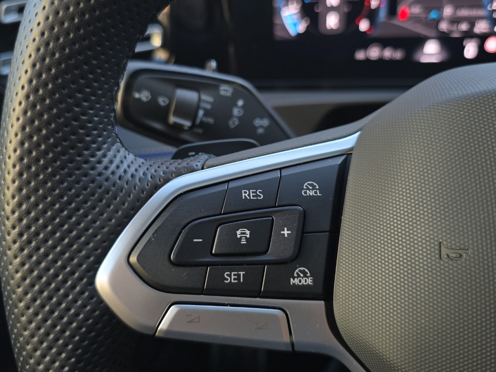 VW Tiguan 2.0 TSI R-Line DSG 4motion-image-28