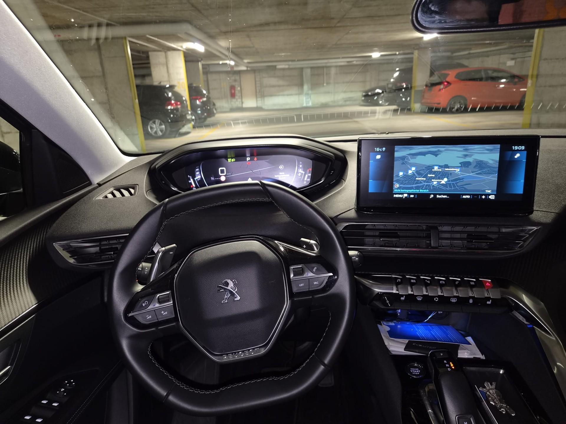 PEUGEOT 1.2 PureTech Allure-image-5