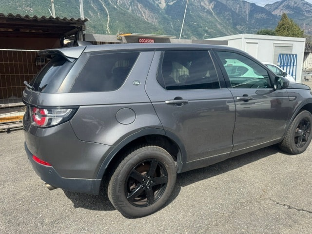 LAND ROVER Discovery Sport 2.0 TD4 SE AT9-image-5